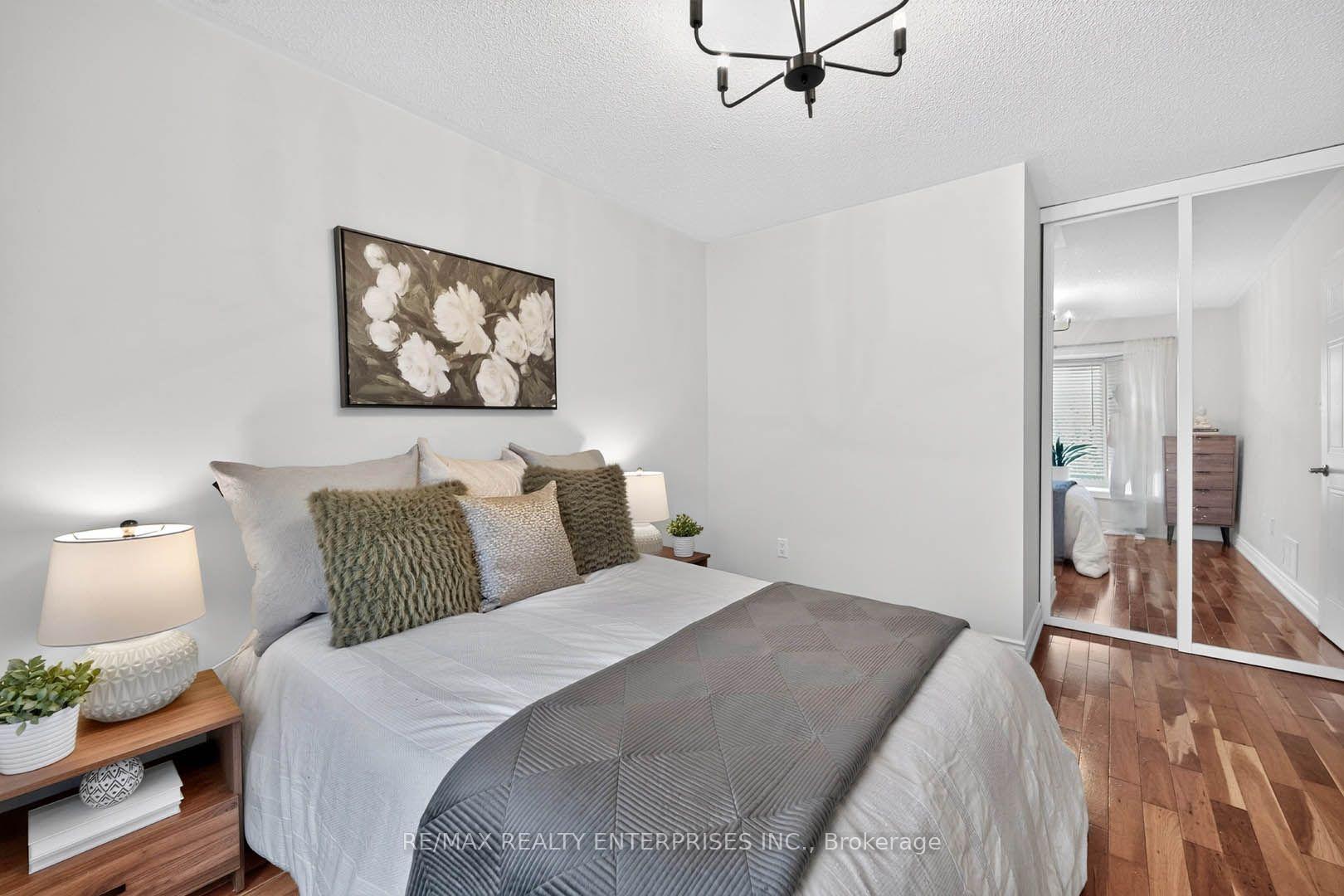 Photo 28 of 1210 Upper Village Drive, Mississauga, Lakeview — HOMEH