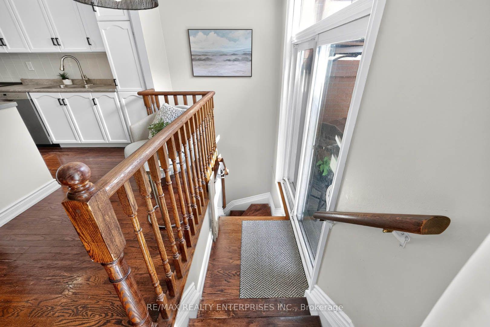 Photo 32 of 1210 Upper Village Drive, Mississauga, Lakeview — HOMEH