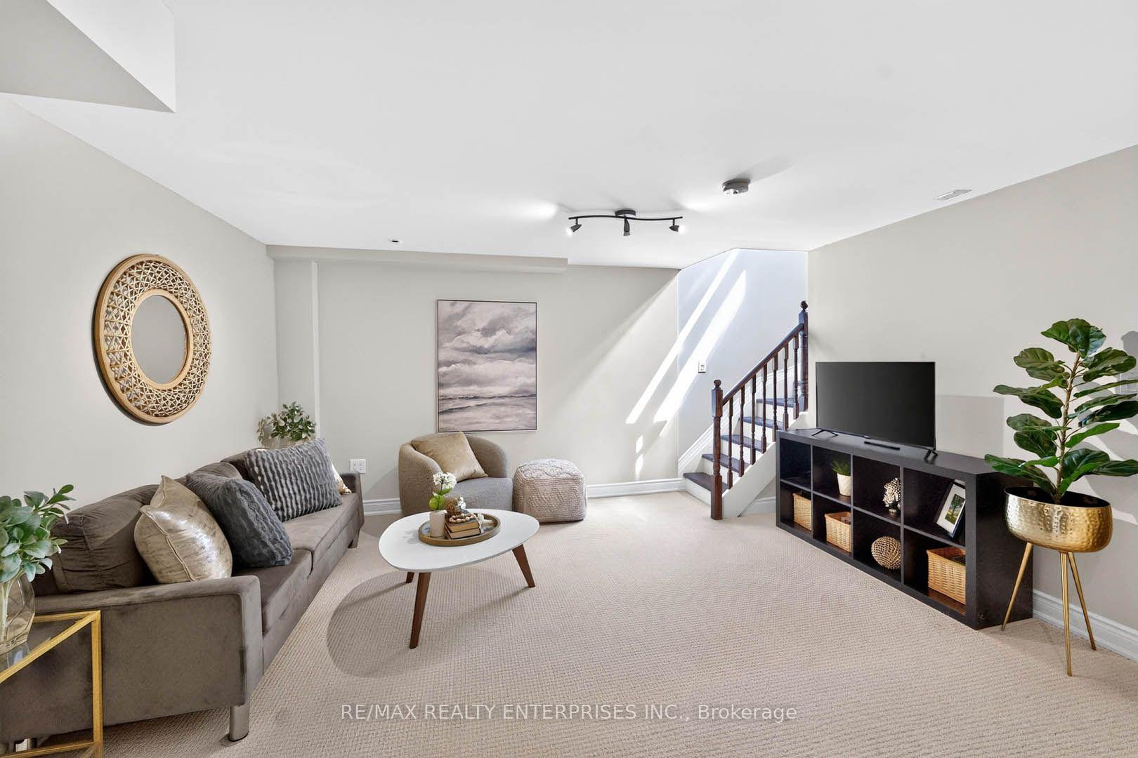 Photo 37 of 1210 Upper Village Drive, Mississauga, Lakeview — HOMEH