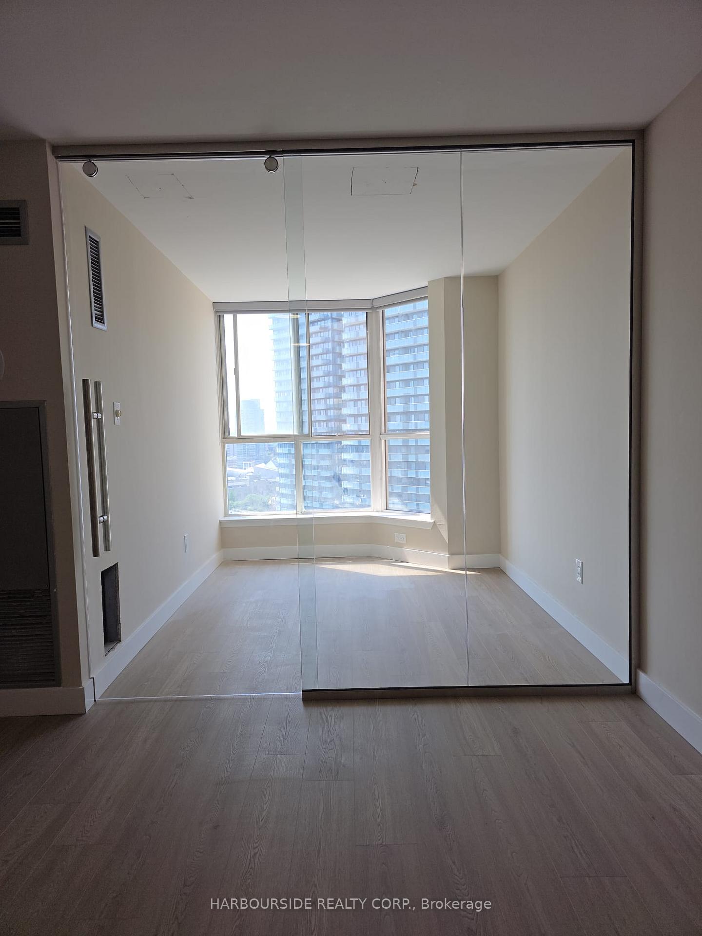 Photo 2 of Unit 2701, 44 St Joseph Street, Toronto, Bay Street Corridor — HOMEH