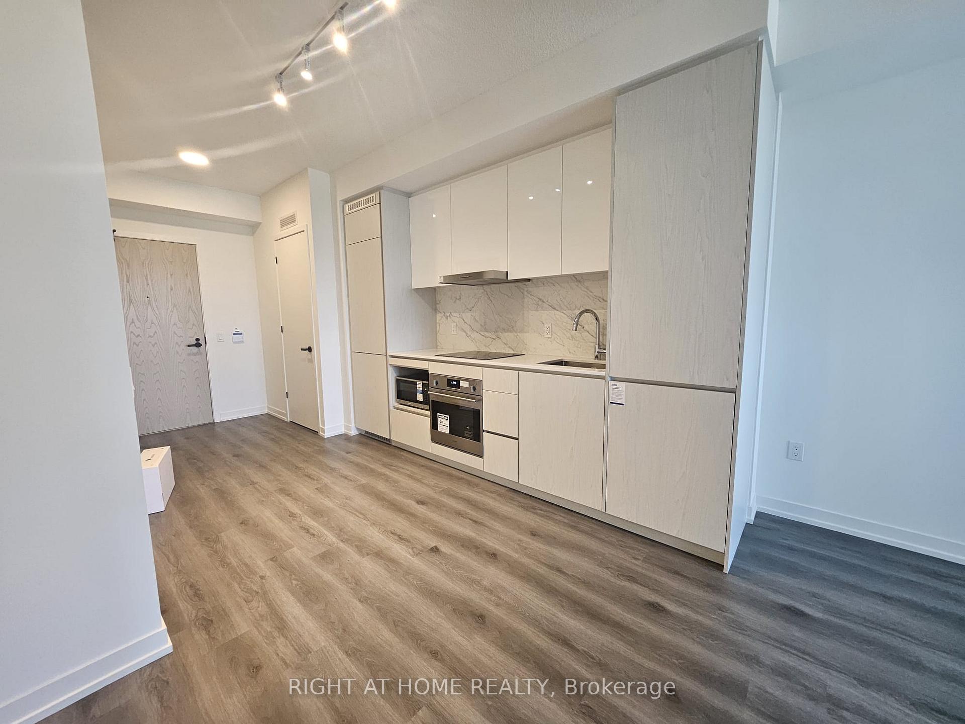Photo 8 of Unit 316, 28 Interchange Way, Vaughan, Vaughan Corporate Centre — HOMEH