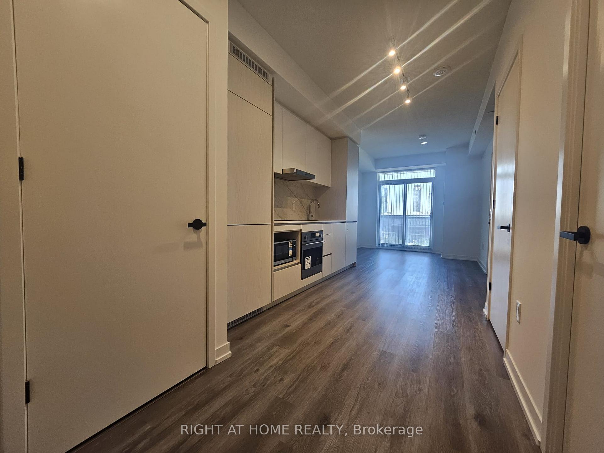 Photo 13 of Unit 316, 28 Interchange Way, Vaughan, Vaughan Corporate Centre — HOMEH