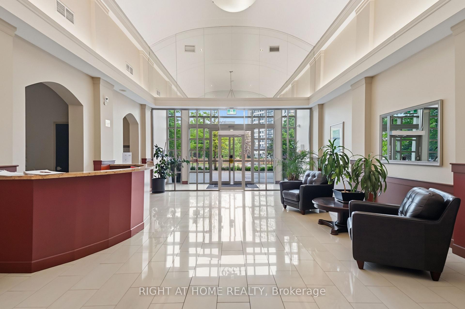 Photo 5 of Unit 1007, 1359 Rathburn Road E, Mississauga, Rathwood — HOMEH