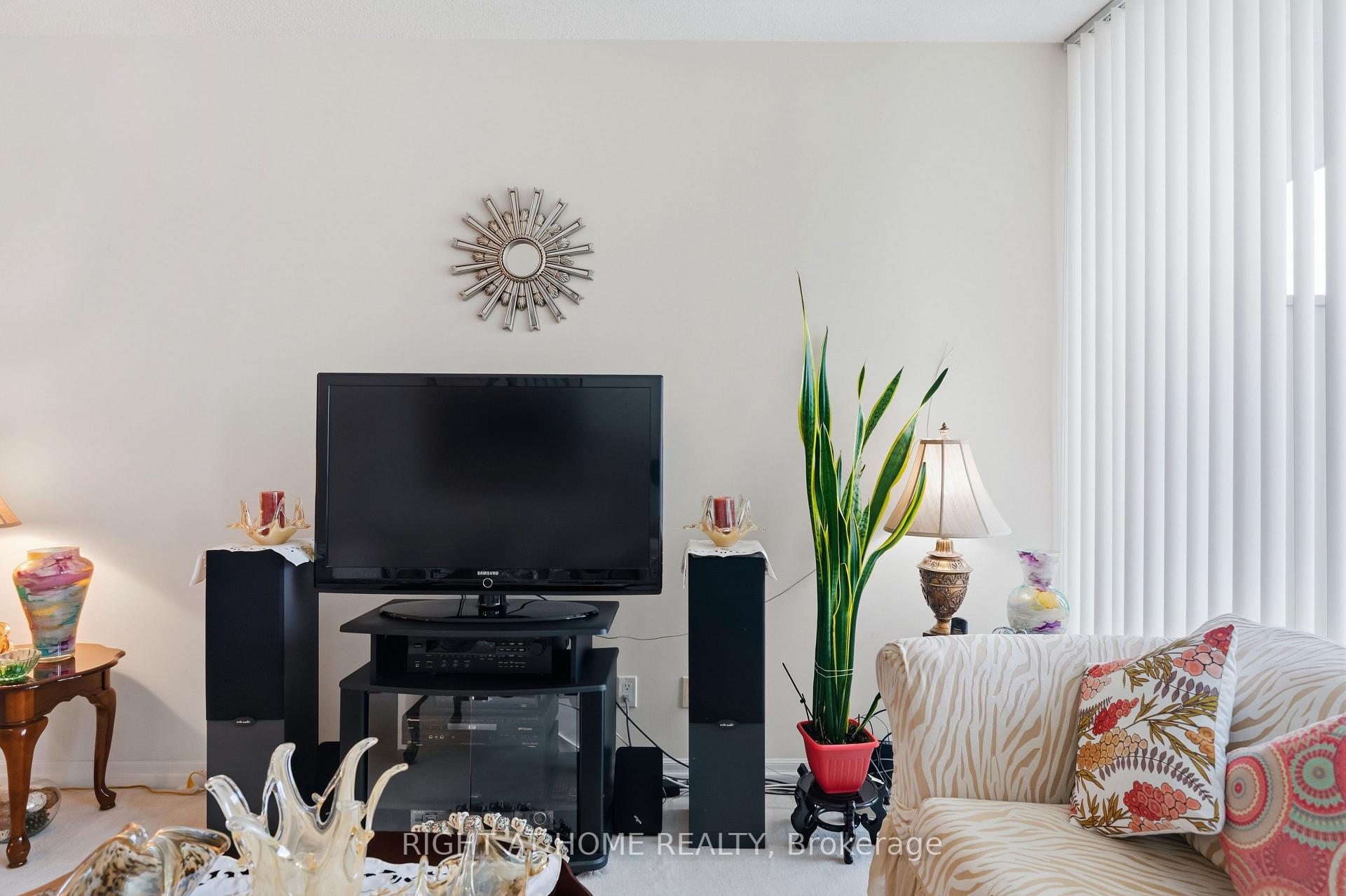 Photo 9 of Unit 1007, 1359 Rathburn Road E, Mississauga, Rathwood — HOMEH