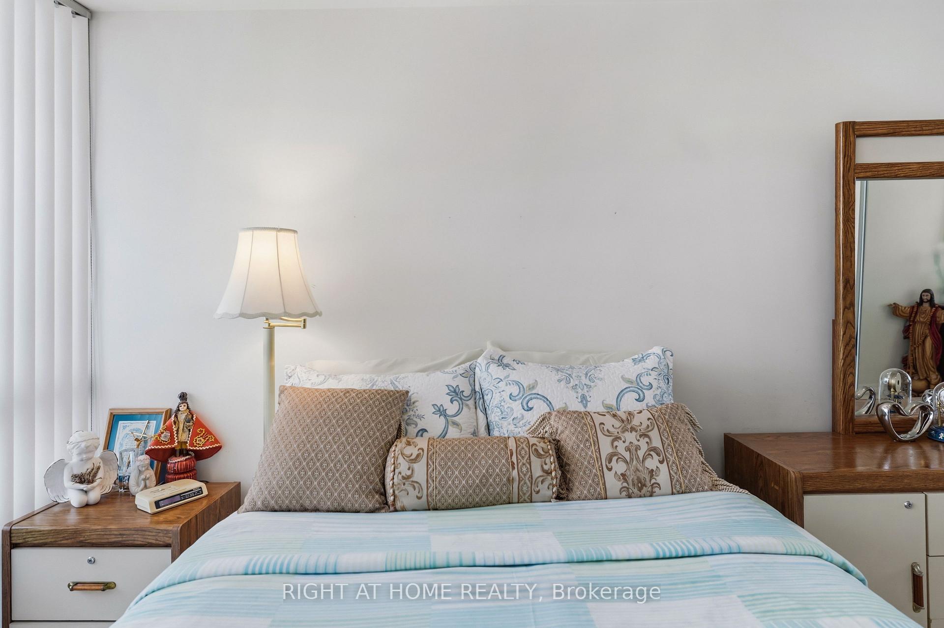 Photo 19 of Unit 1007, 1359 Rathburn Road E, Mississauga, Rathwood — HOMEH