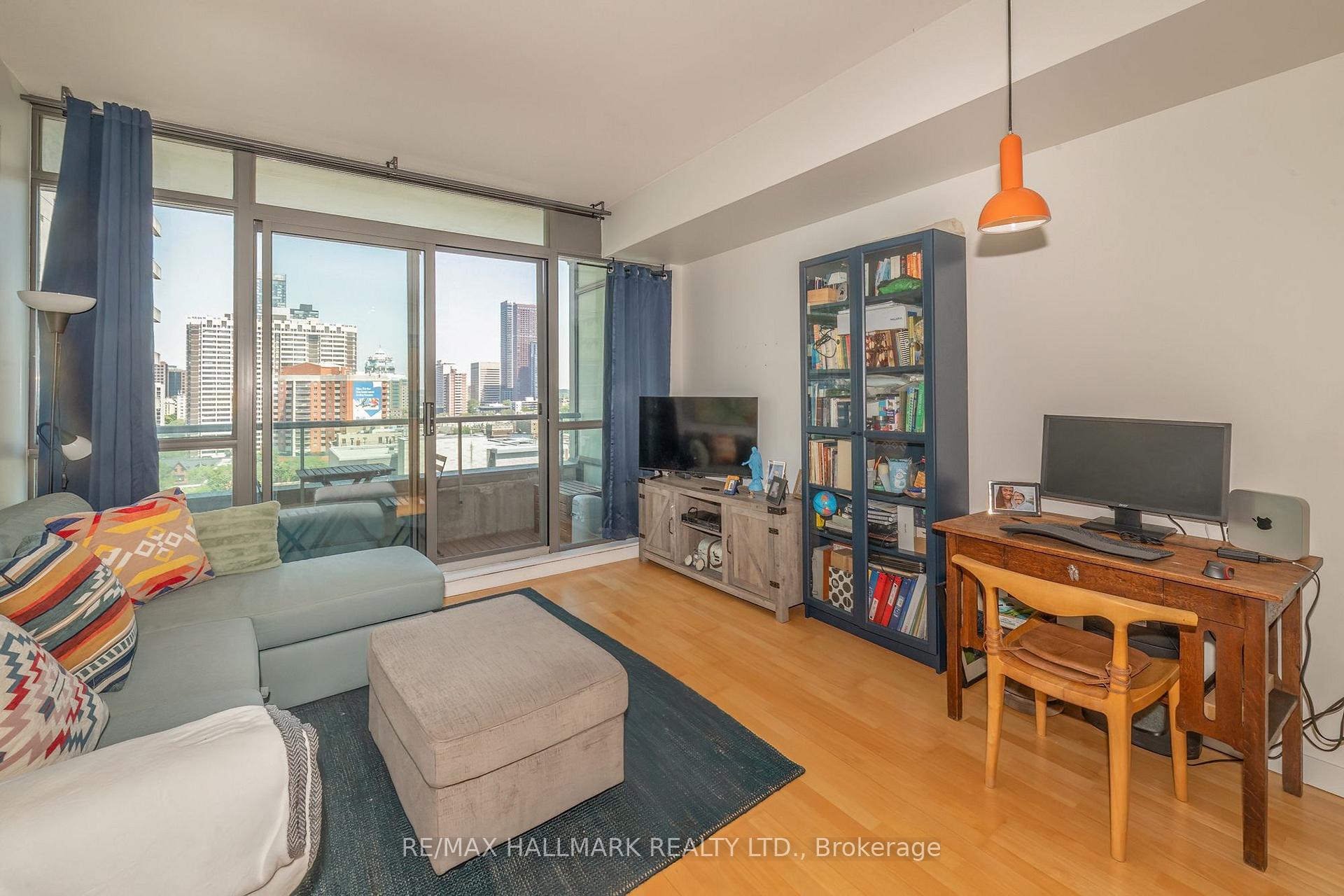 Photo 3 of Unit 1506, 281 Mutual Street, Toronto, Church-Yonge Corridor — HOMEH
