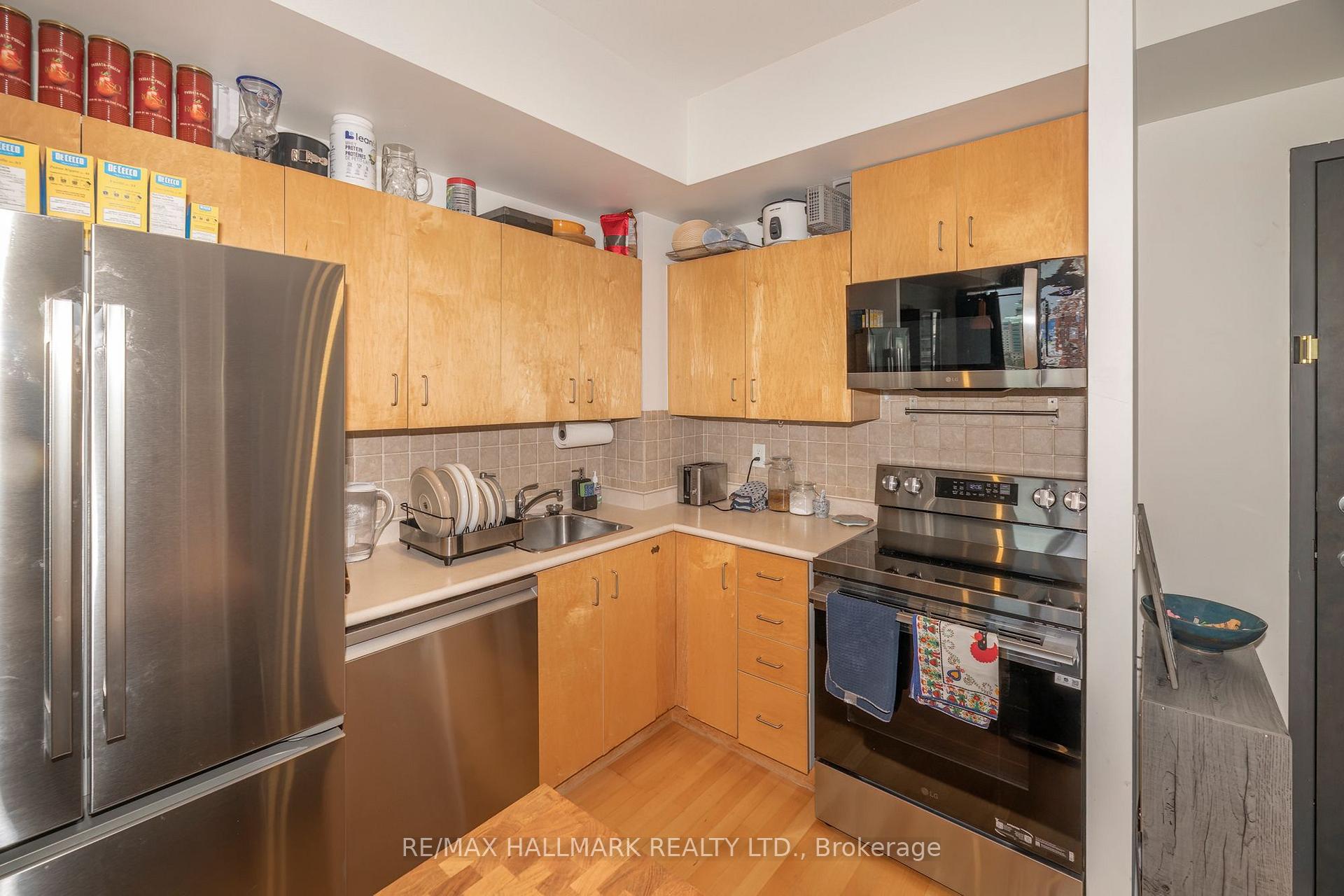 Photo 8 of Unit 1506, 281 Mutual Street, Toronto, Church-Yonge Corridor — HOMEH