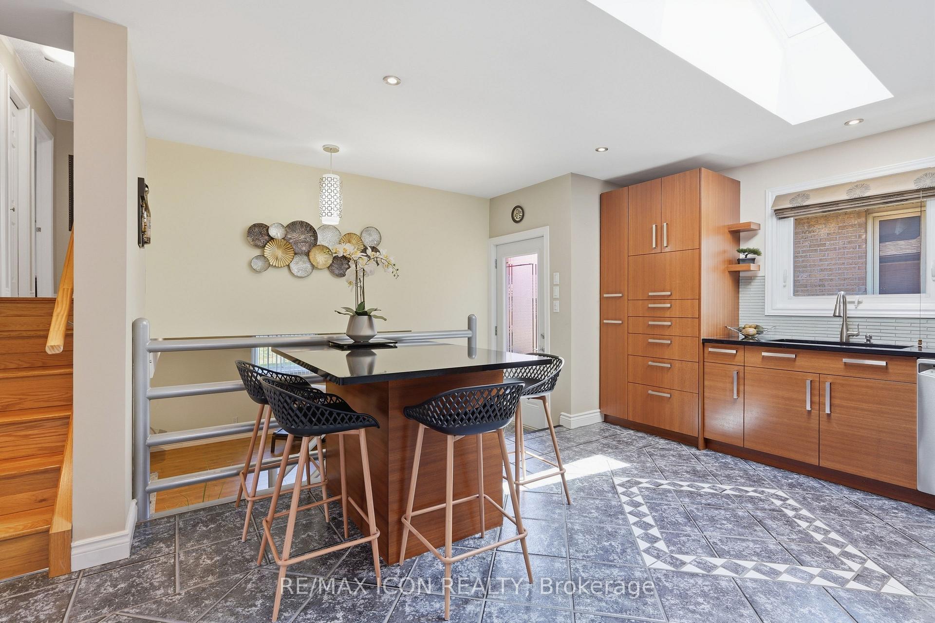 Photo 19 of 66 Ashley Crescent, London, South X — HOMEH