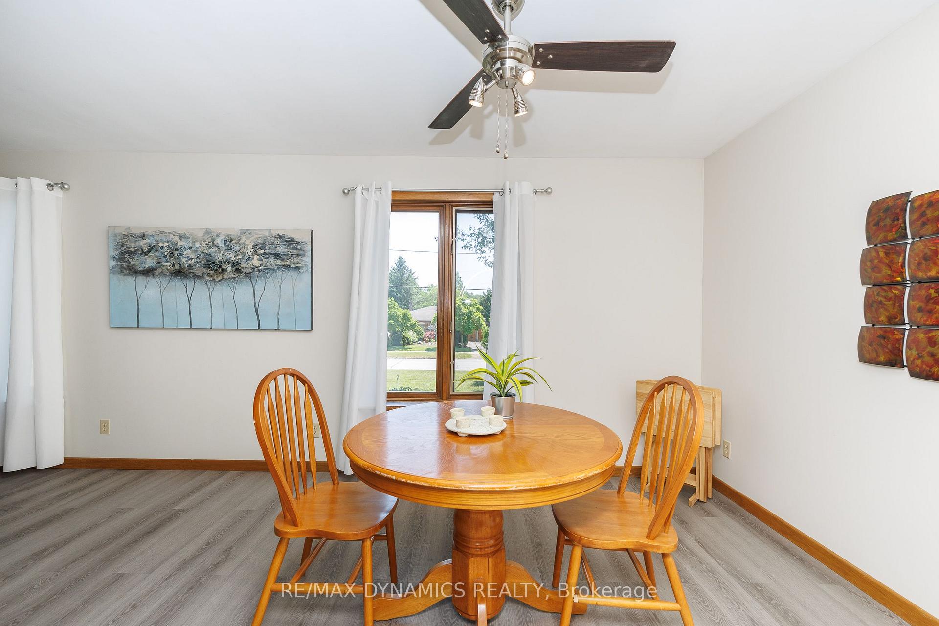 Photo 12 of 7701 Badger Road, Niagara Falls, West Wood — HOMEH