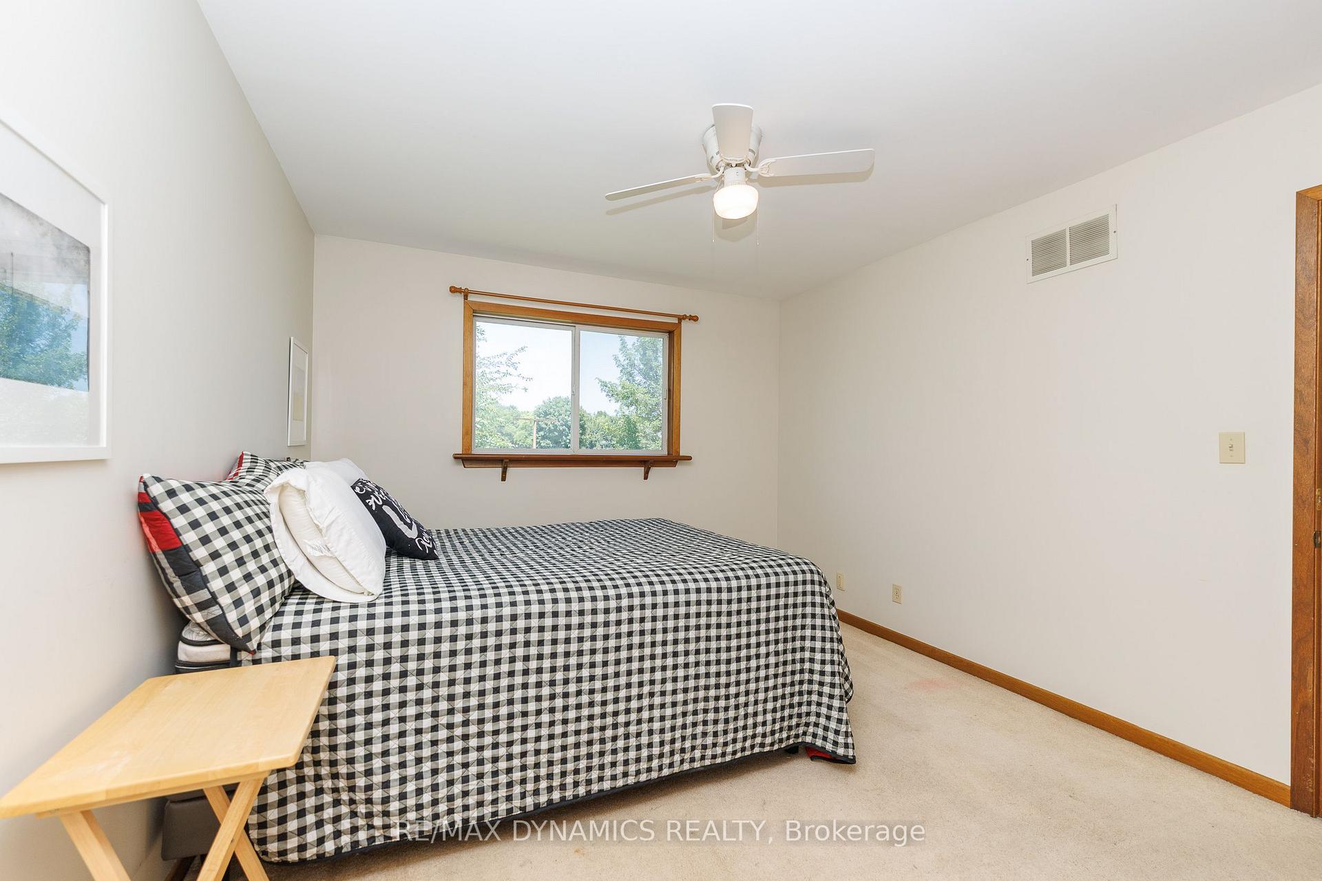 Photo 18 of 7701 Badger Road, Niagara Falls, West Wood — HOMEH