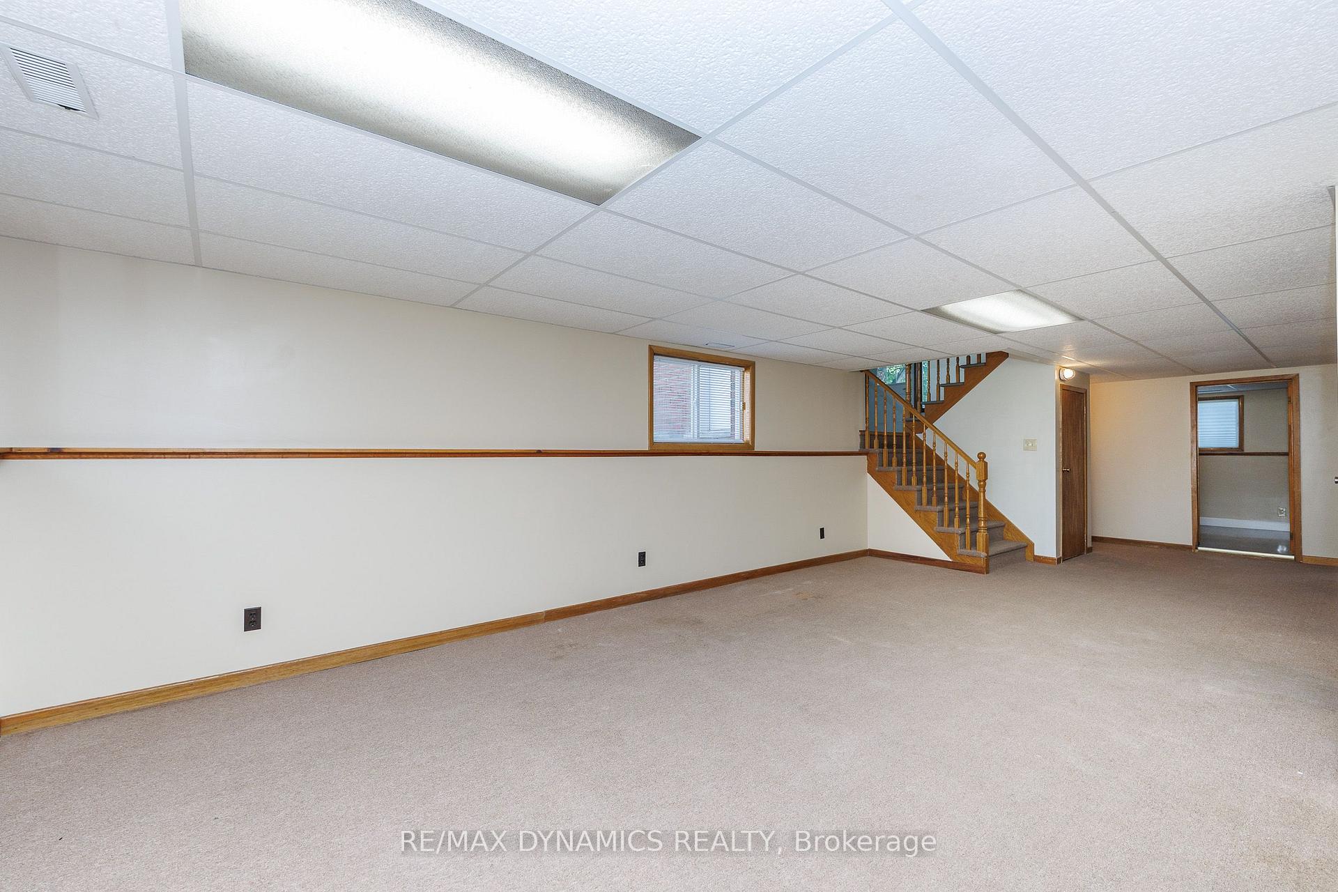 Photo 30 of 7701 Badger Road, Niagara Falls, West Wood — HOMEH