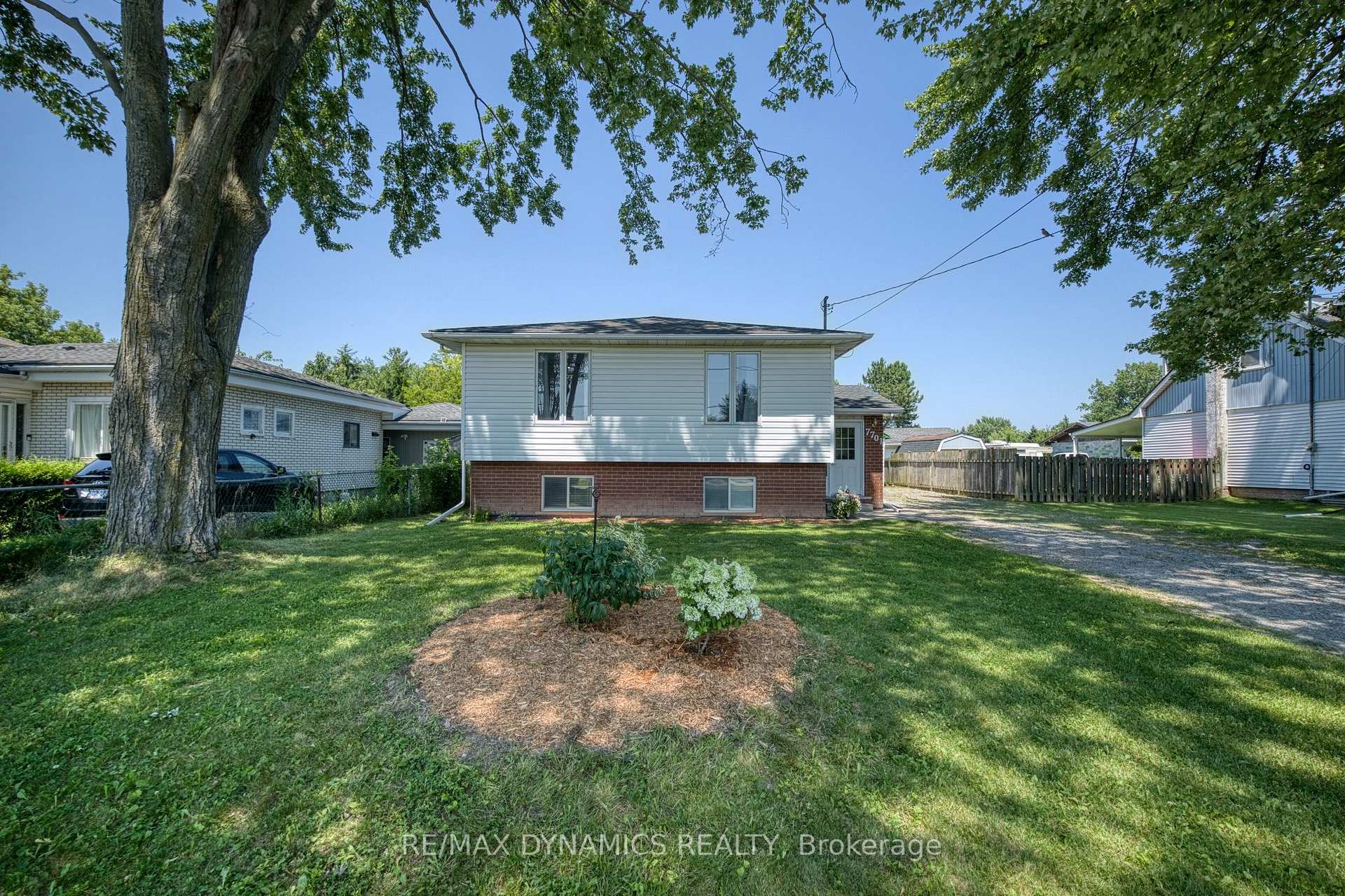 Photo 36 of 7701 Badger Road, Niagara Falls, West Wood — HOMEH