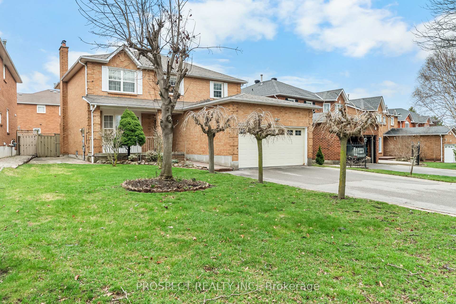 Photo 2 of 9 Wheatley Road, Vaughan, Maple — HOMEH