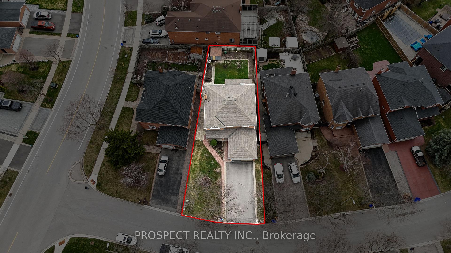 Photo 3 of 9 Wheatley Road, Vaughan, Maple — HOMEH