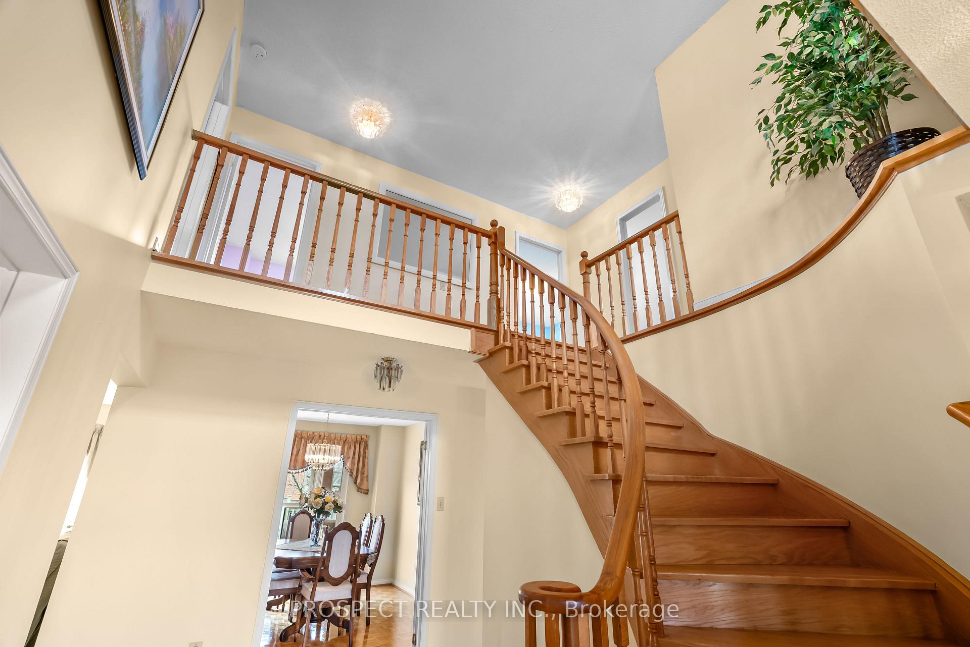 Photo 6 of 9 Wheatley Road, Vaughan, Maple — HOMEH