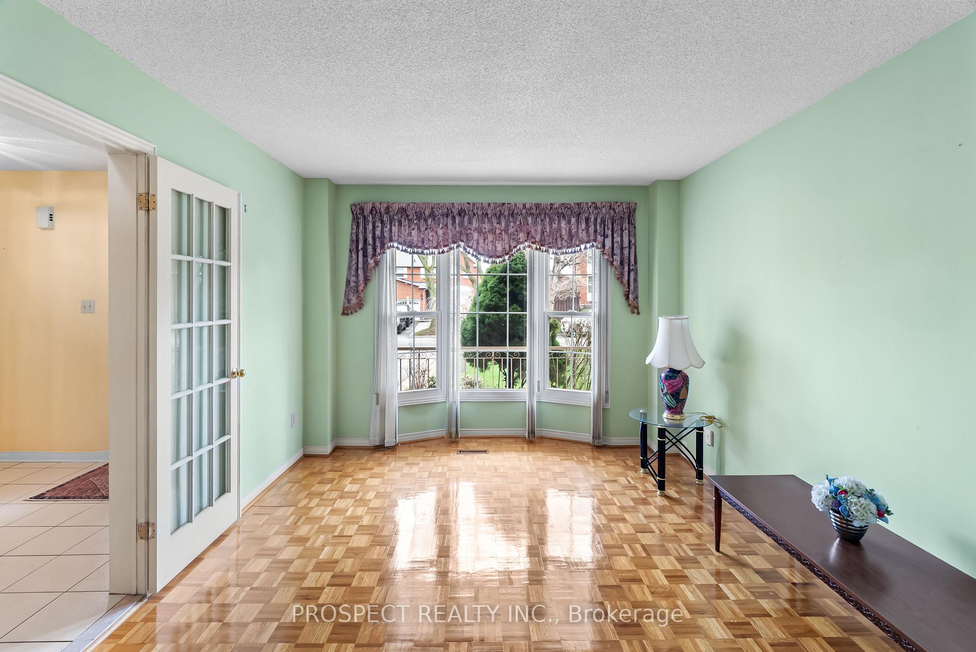 Photo 7 of 9 Wheatley Road, Vaughan, Maple — HOMEH