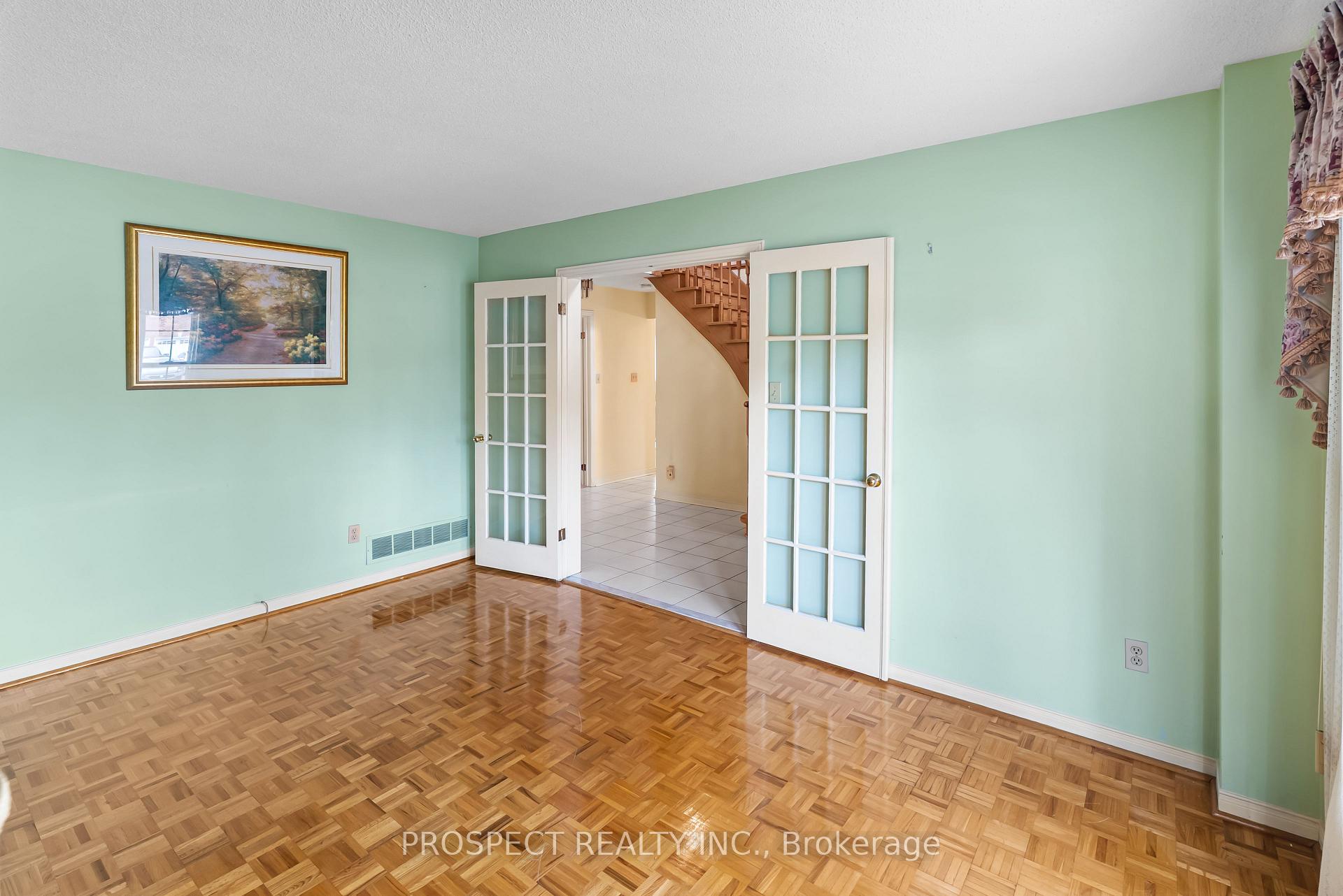 Photo 8 of 9 Wheatley Road, Vaughan, Maple — HOMEH
