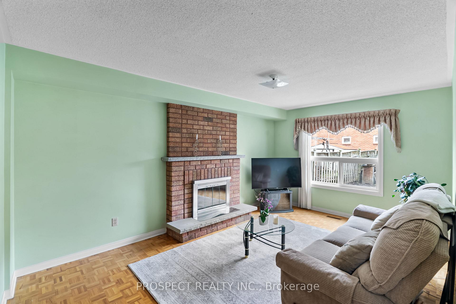 Photo 9 of 9 Wheatley Road, Vaughan, Maple — HOMEH