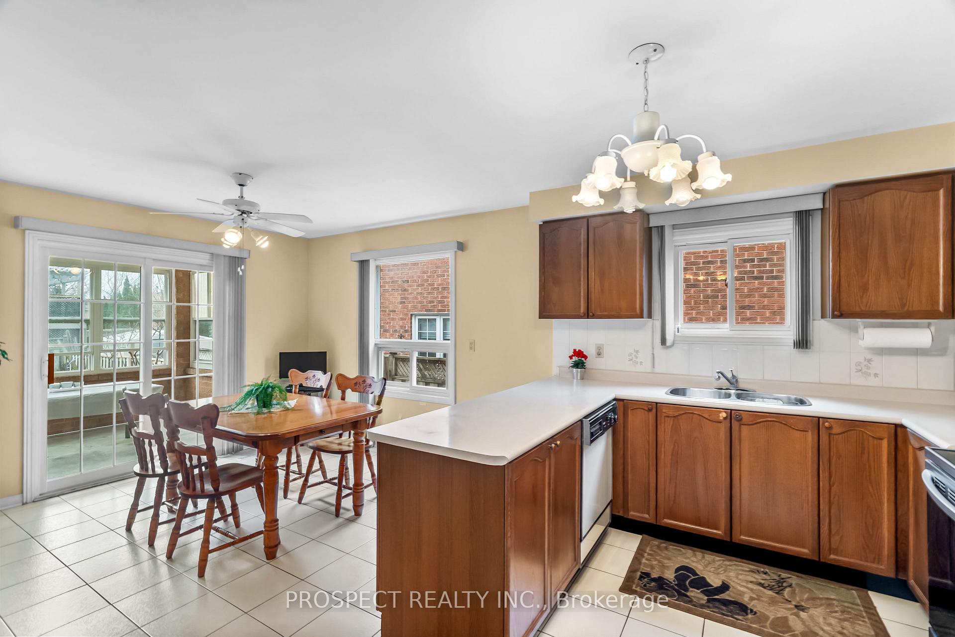 Photo 13 of 9 Wheatley Road, Vaughan, Maple — HOMEH