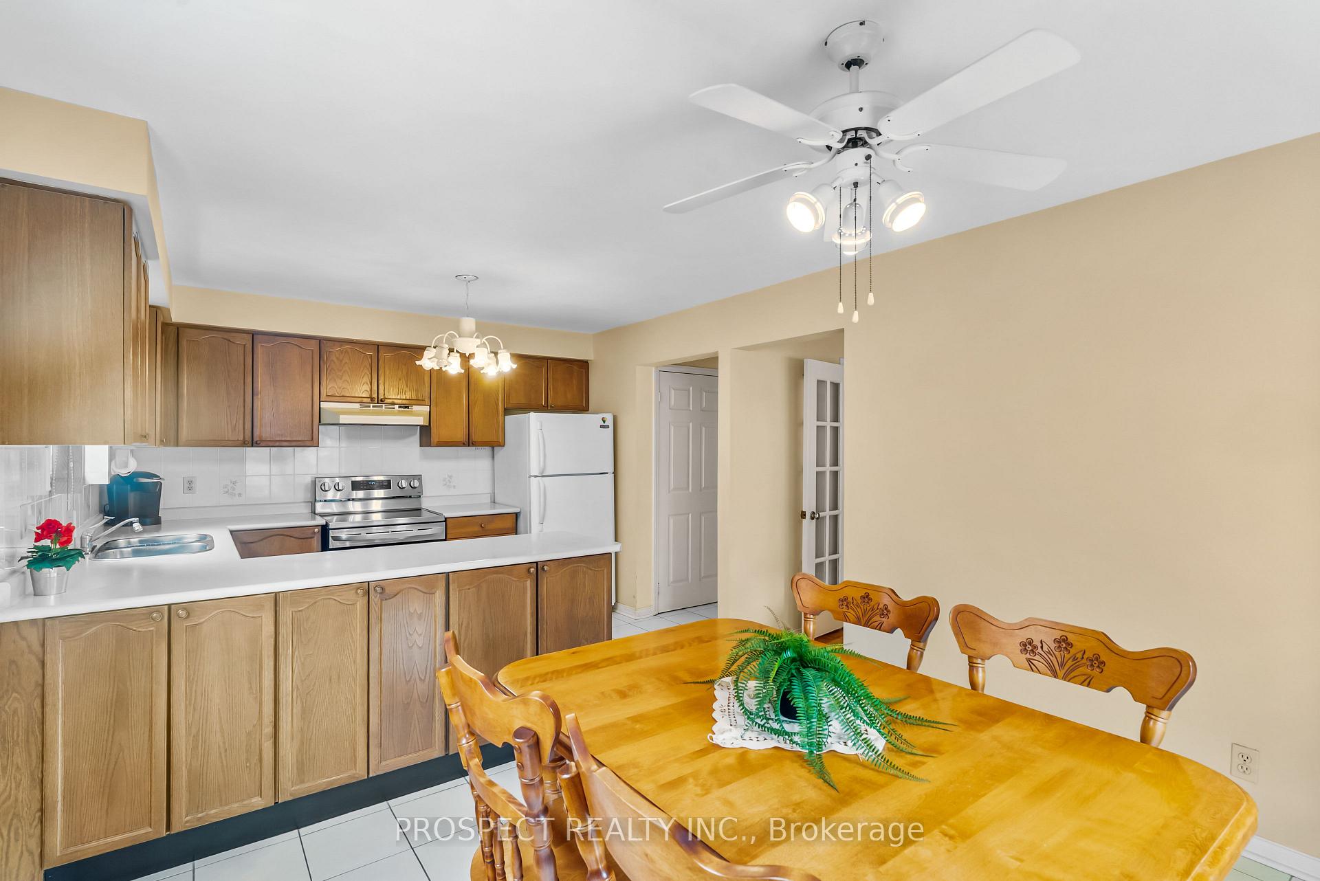 Photo 15 of 9 Wheatley Road, Vaughan, Maple — HOMEH