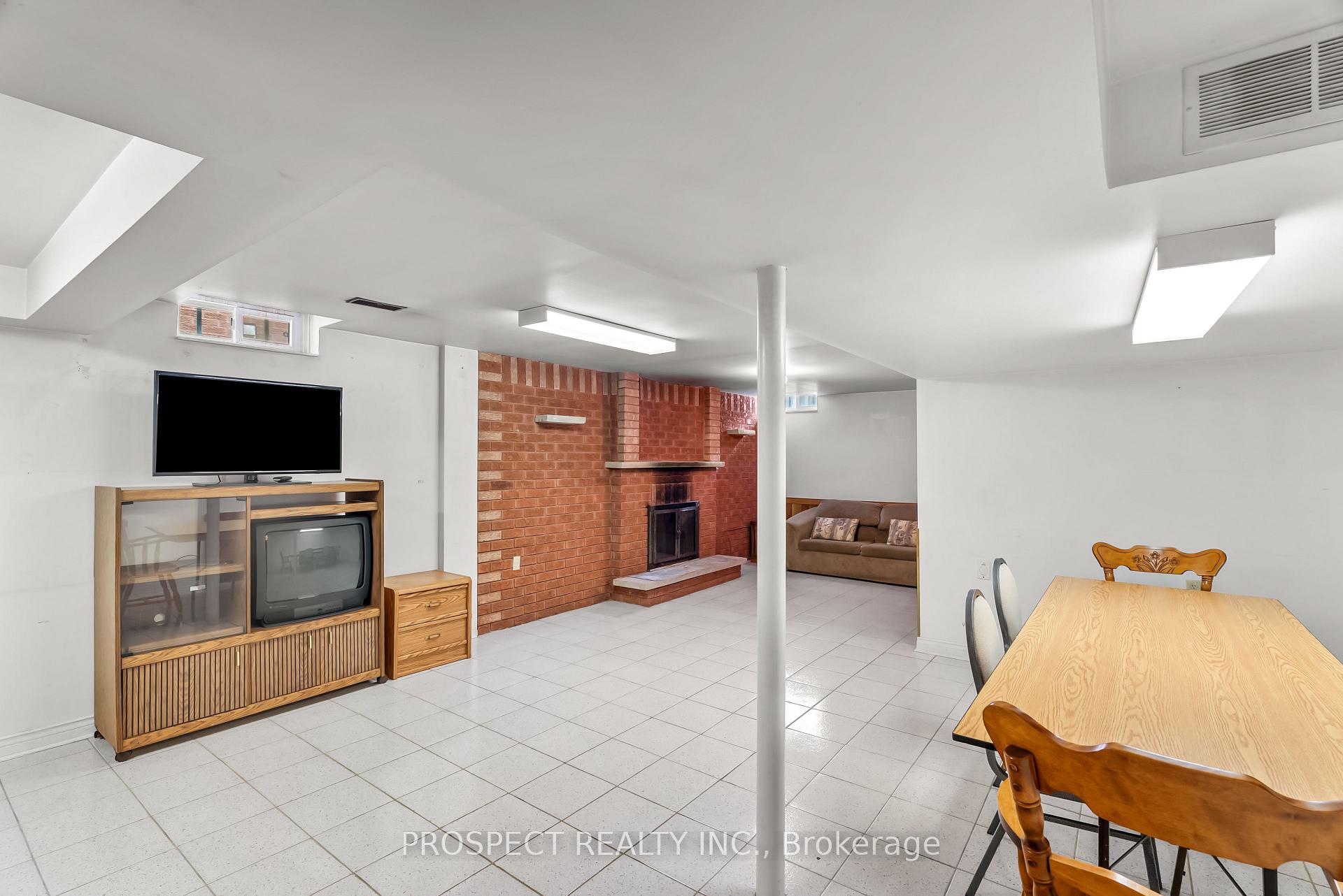 Photo 32 of 9 Wheatley Road, Vaughan, Maple — HOMEH
