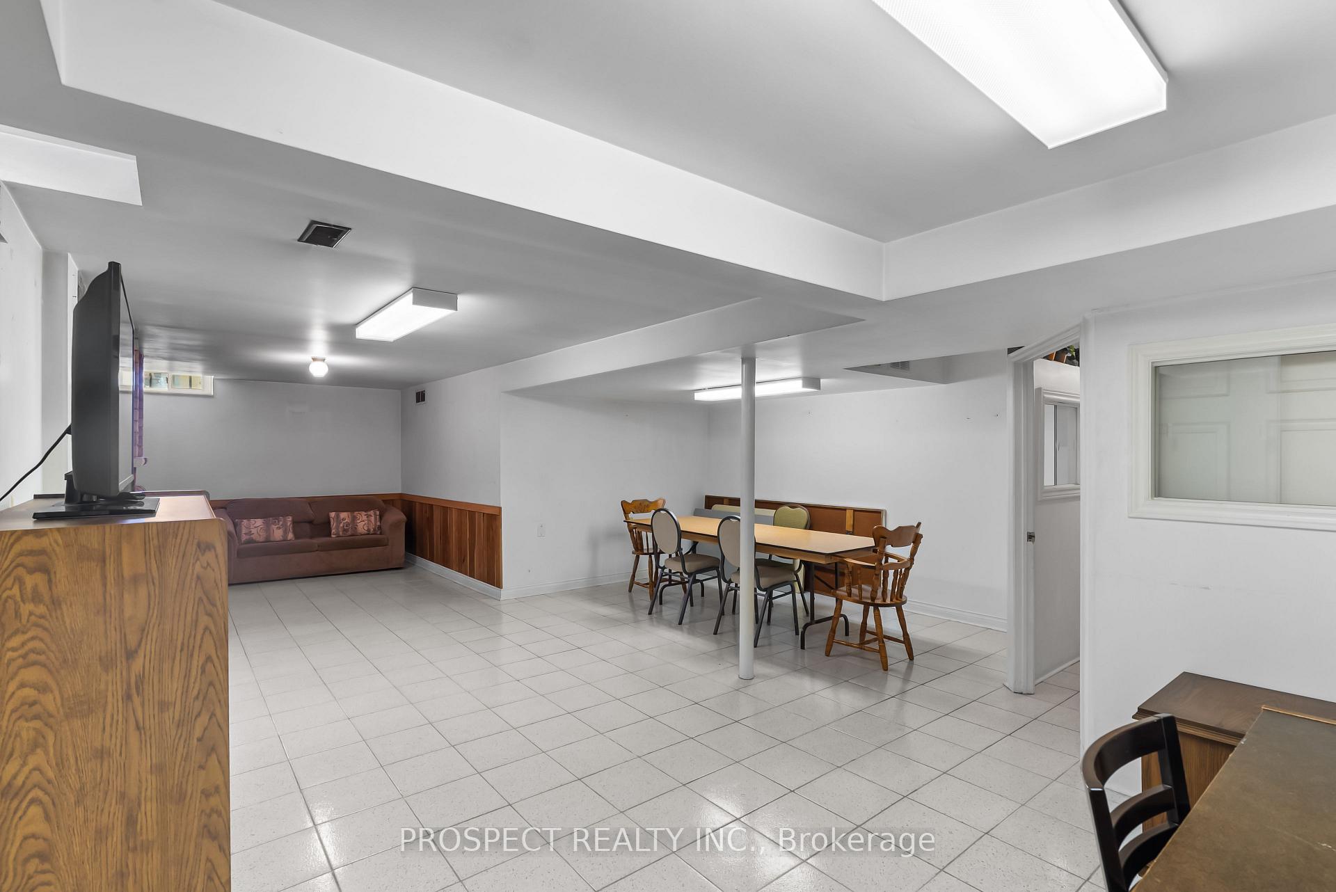 Photo 34 of 9 Wheatley Road, Vaughan, Maple — HOMEH