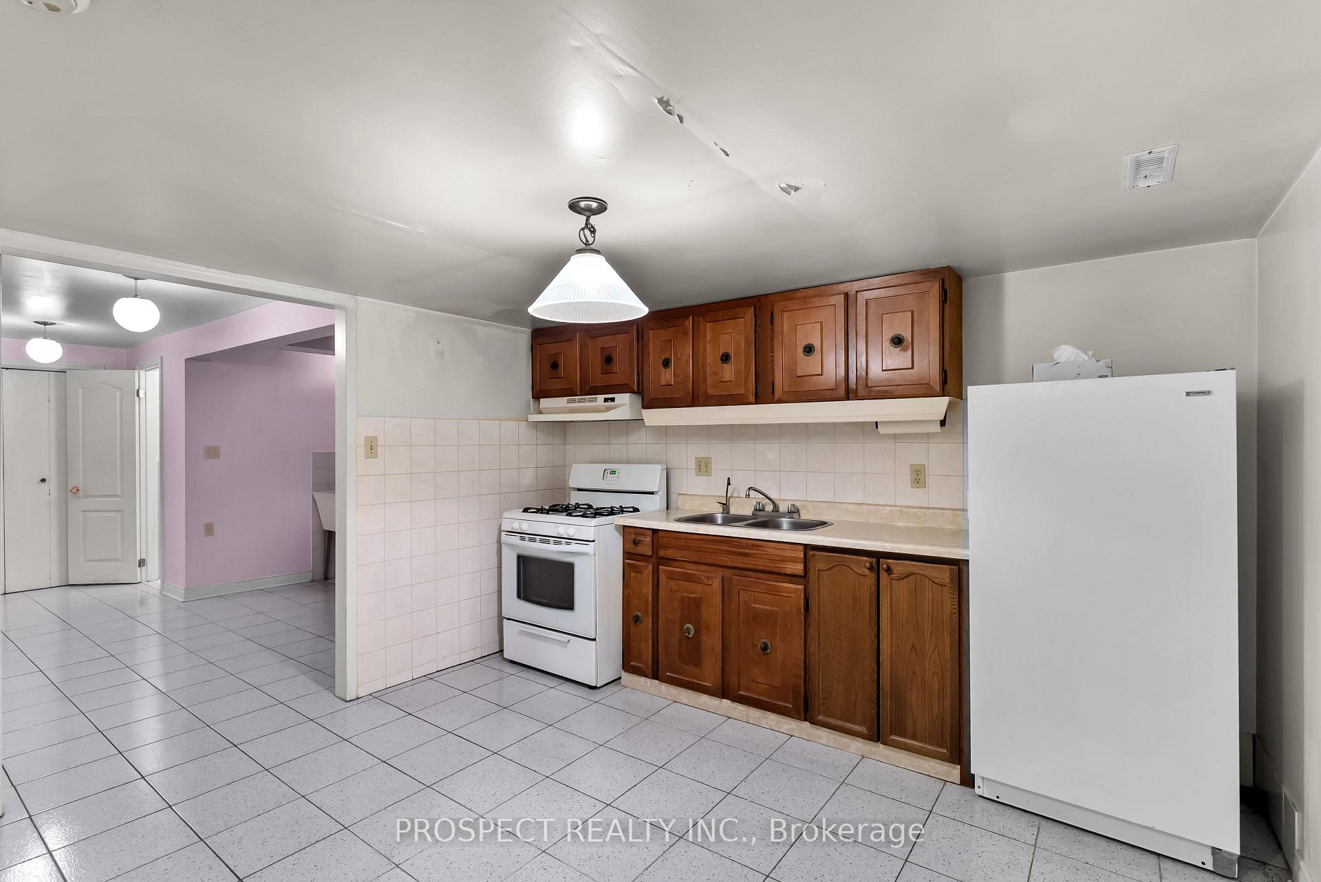 Photo 35 of 9 Wheatley Road, Vaughan, Maple — HOMEH
