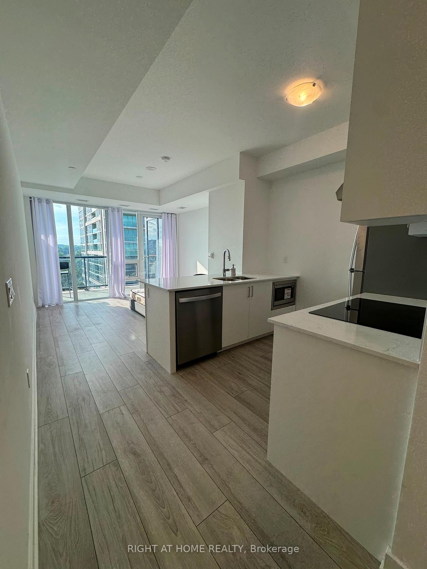 Photo 1 of Unit 714, 1035 Southdown Road, Mississauga, Clarkson — HOMEH