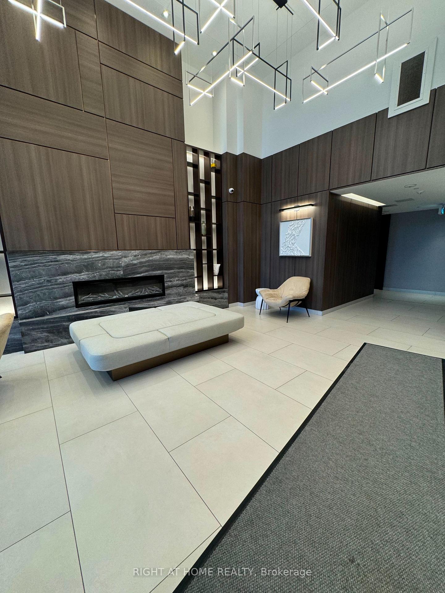 Photo 7 of Unit 714, 1035 Southdown Road, Mississauga, Clarkson — HOMEH