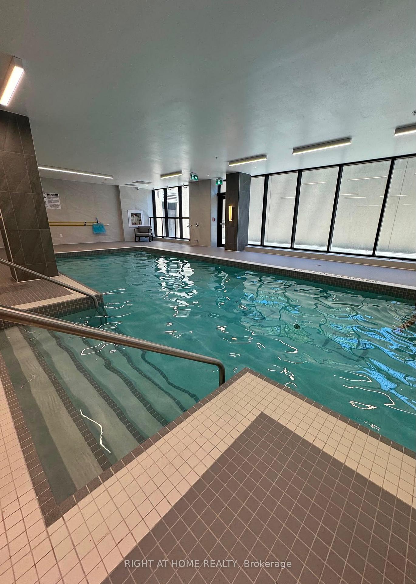 Photo 11 of Unit 714, 1035 Southdown Road, Mississauga, Clarkson — HOMEH