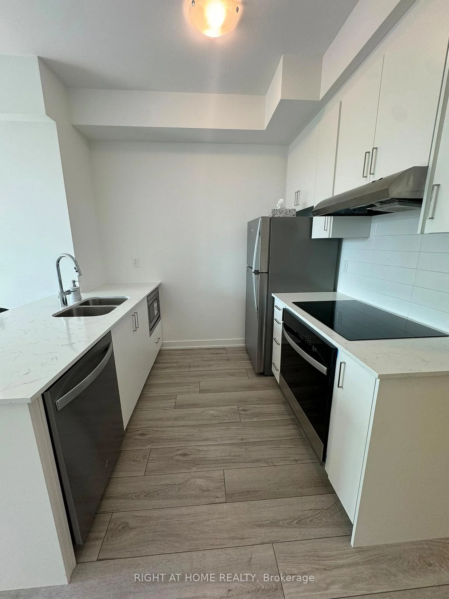 Photo 15 of Unit 714, 1035 Southdown Road, Mississauga, Clarkson — HOMEH