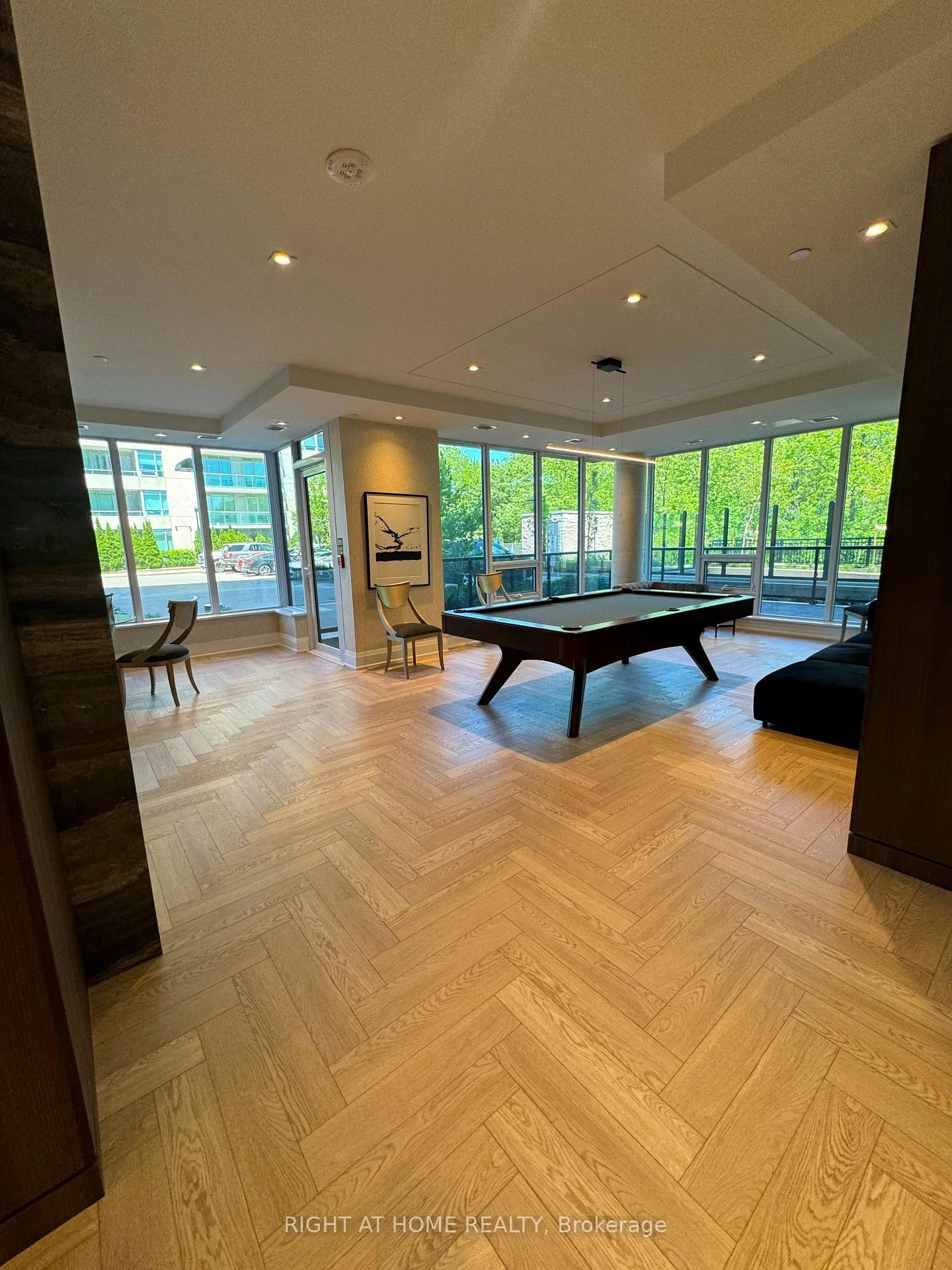 Photo 16 of Unit 714, 1035 Southdown Road, Mississauga, Clarkson — HOMEH
