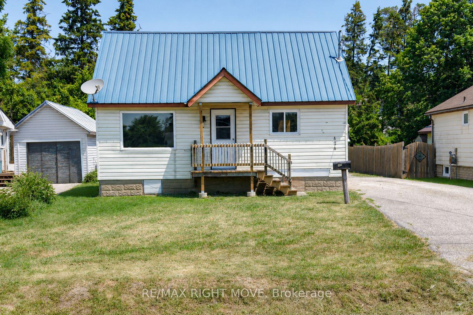 Photo 1 of 424 High Street, Orillia — HOMEH