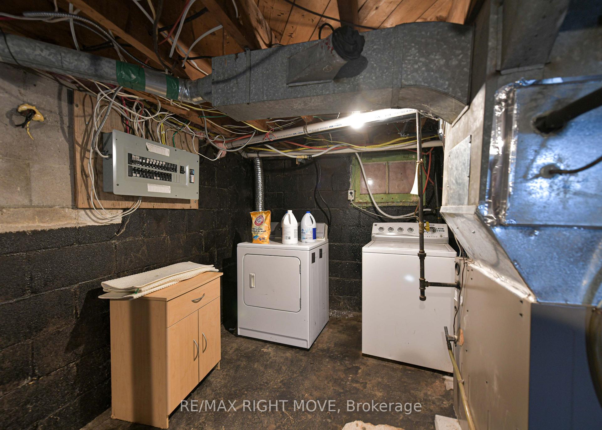 Photo 22 of 424 High Street, Orillia — HOMEH