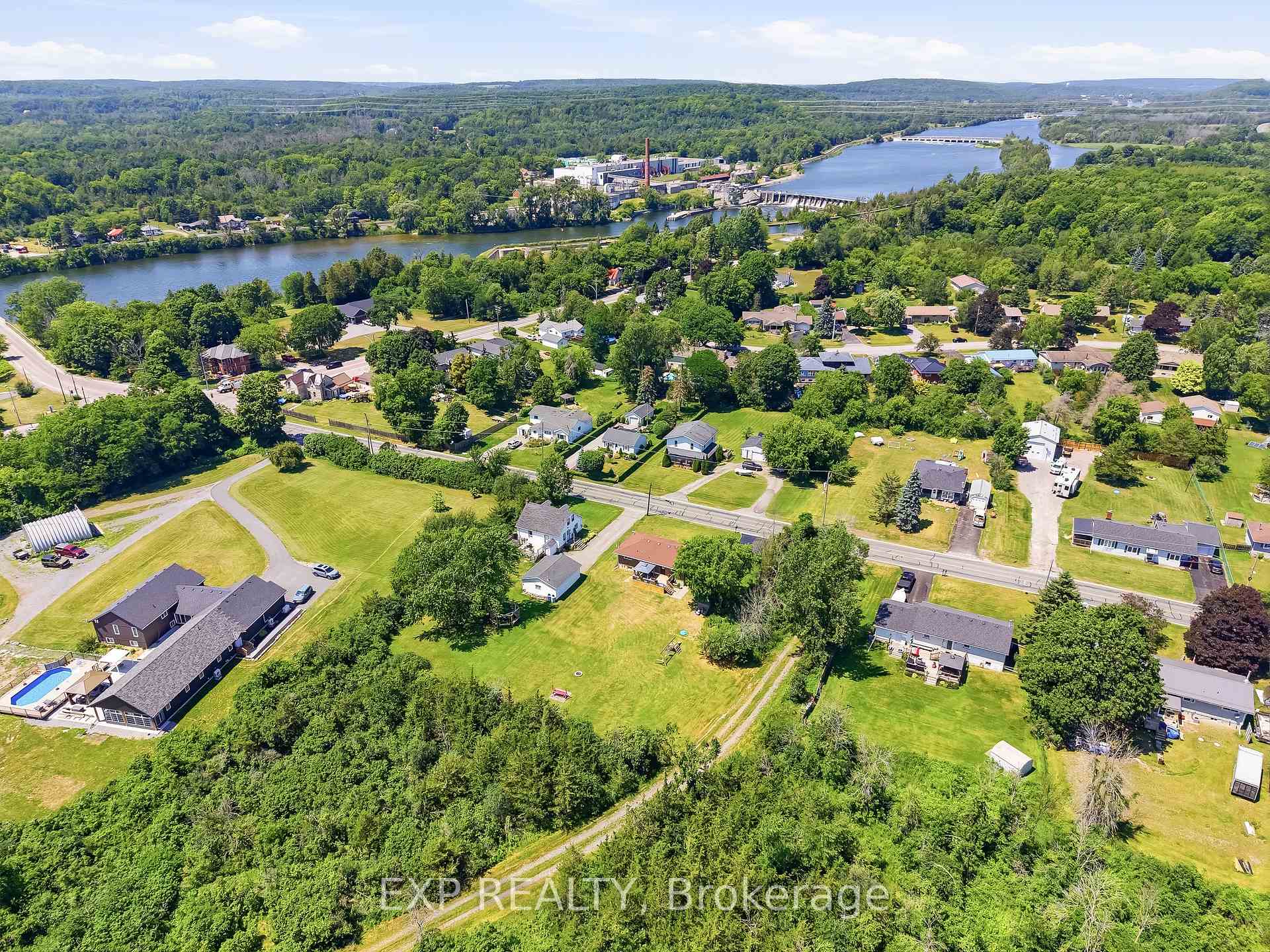 Photo 37 of 94 Johnstown Road, Quinte West, Sidney Ward — HOMEH