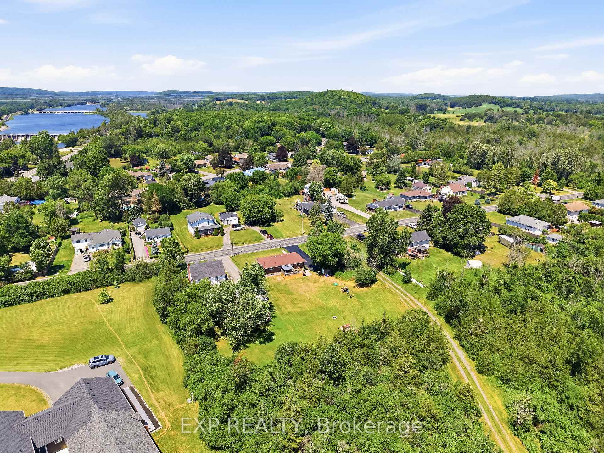 Photo 41 of 94 Johnstown Road, Quinte West, Sidney Ward — HOMEH