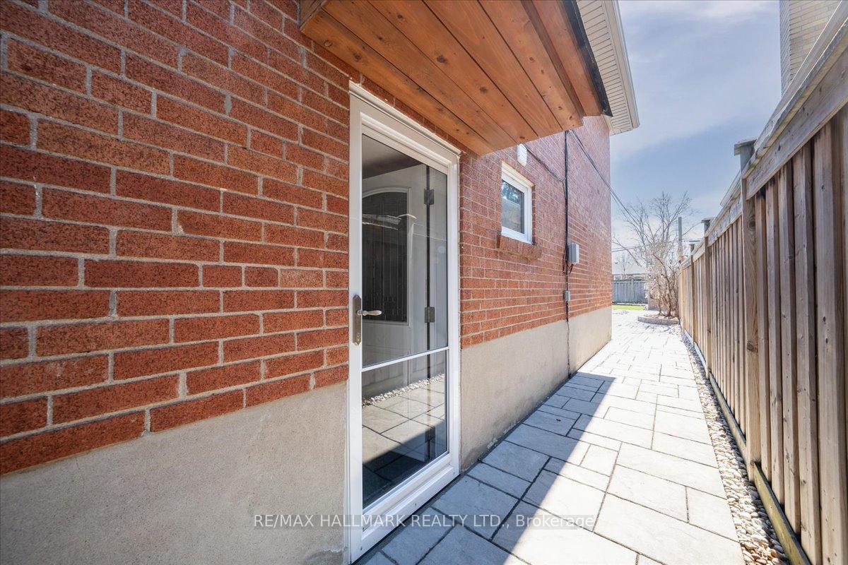 Photo 14 of 25 Fenley Drive, Etobicoke, Kingsview Village-The Westway — HOMEH