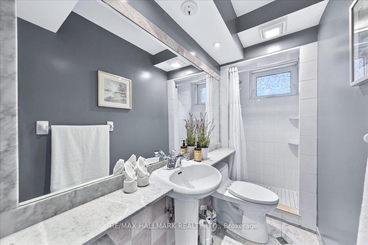 Photo 18 of 25 Fenley Drive, Etobicoke, Kingsview Village-The Westway — HOMEH