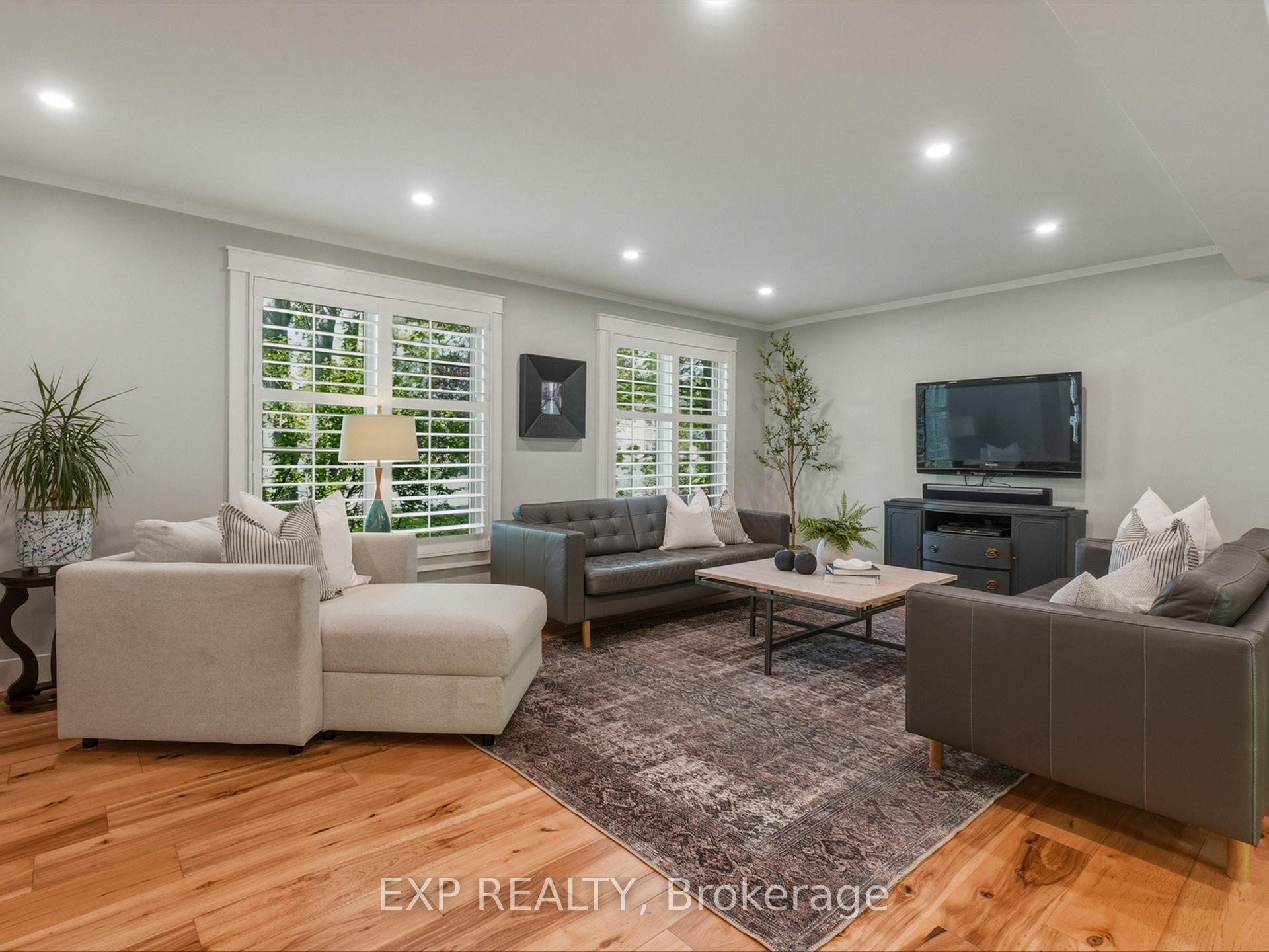 Photo 3 of 11 Spence Avenue, Springwater, Midhurst — HOMEH