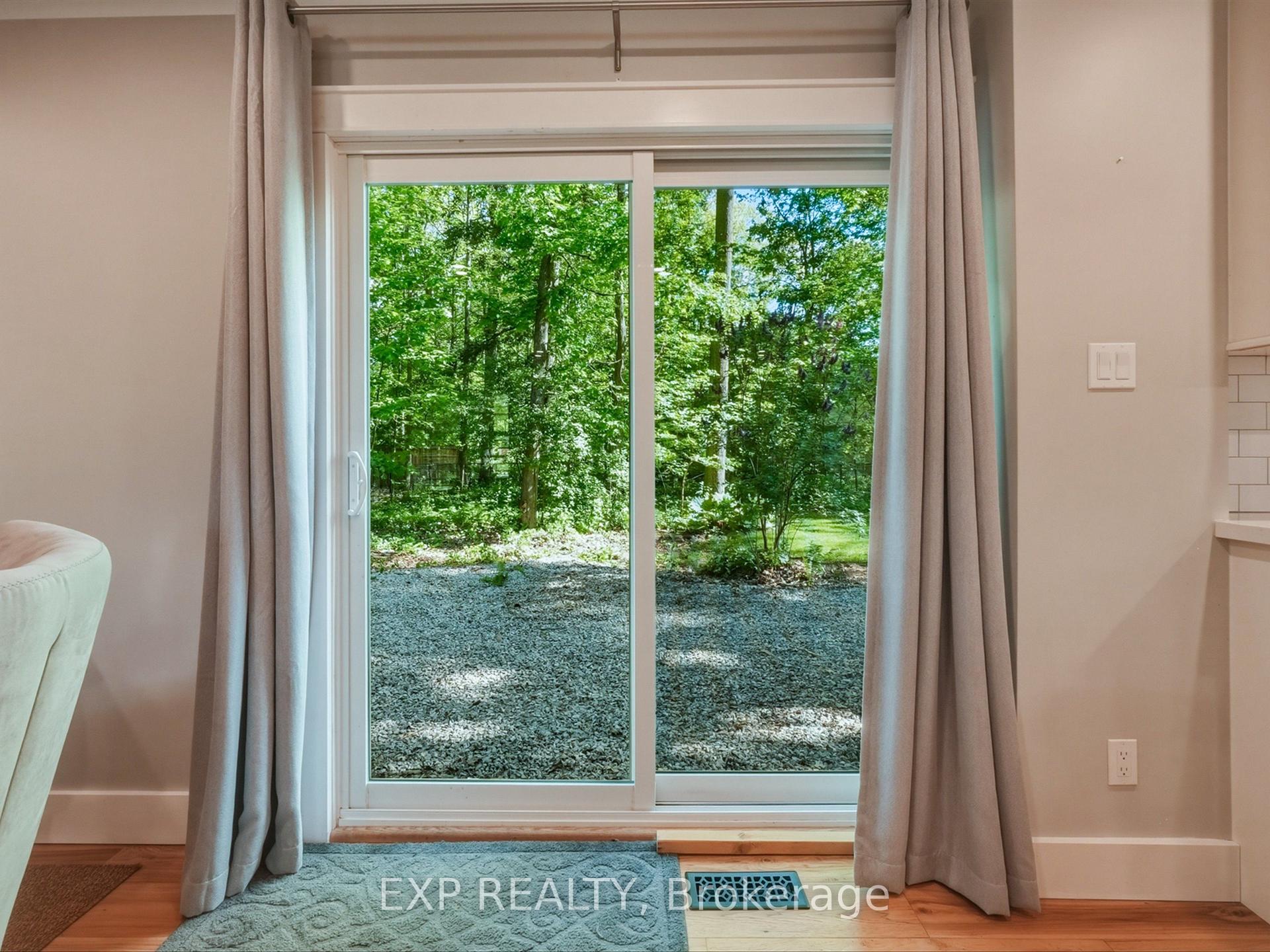 Photo 7 of 11 Spence Avenue, Springwater, Midhurst — HOMEH