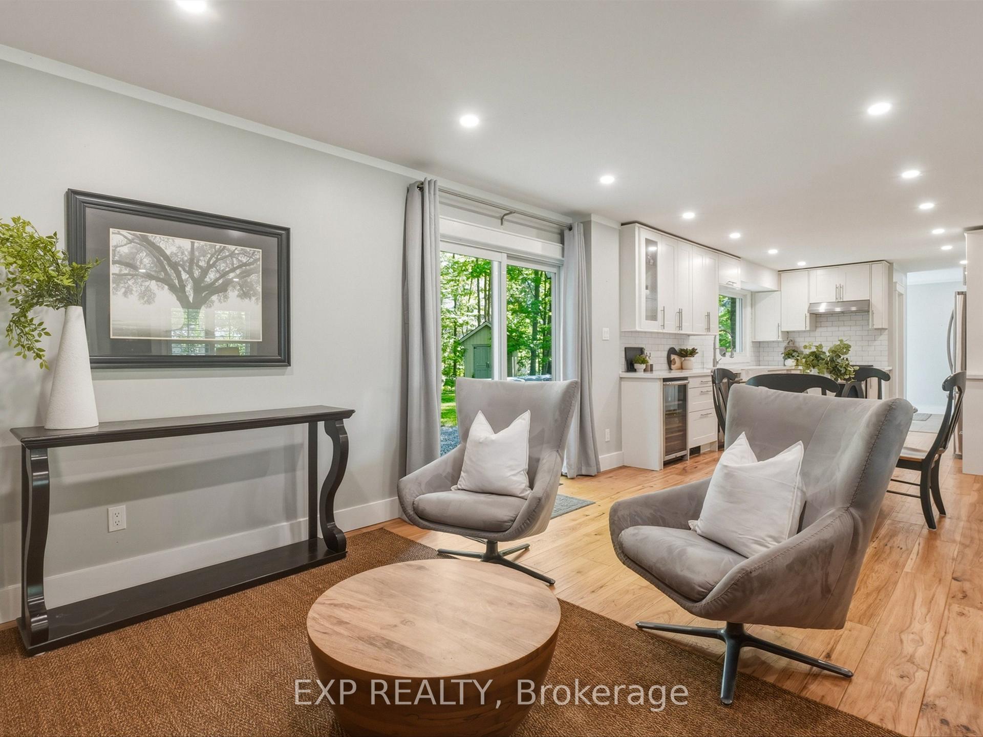 Photo 8 of 11 Spence Avenue, Springwater, Midhurst — HOMEH