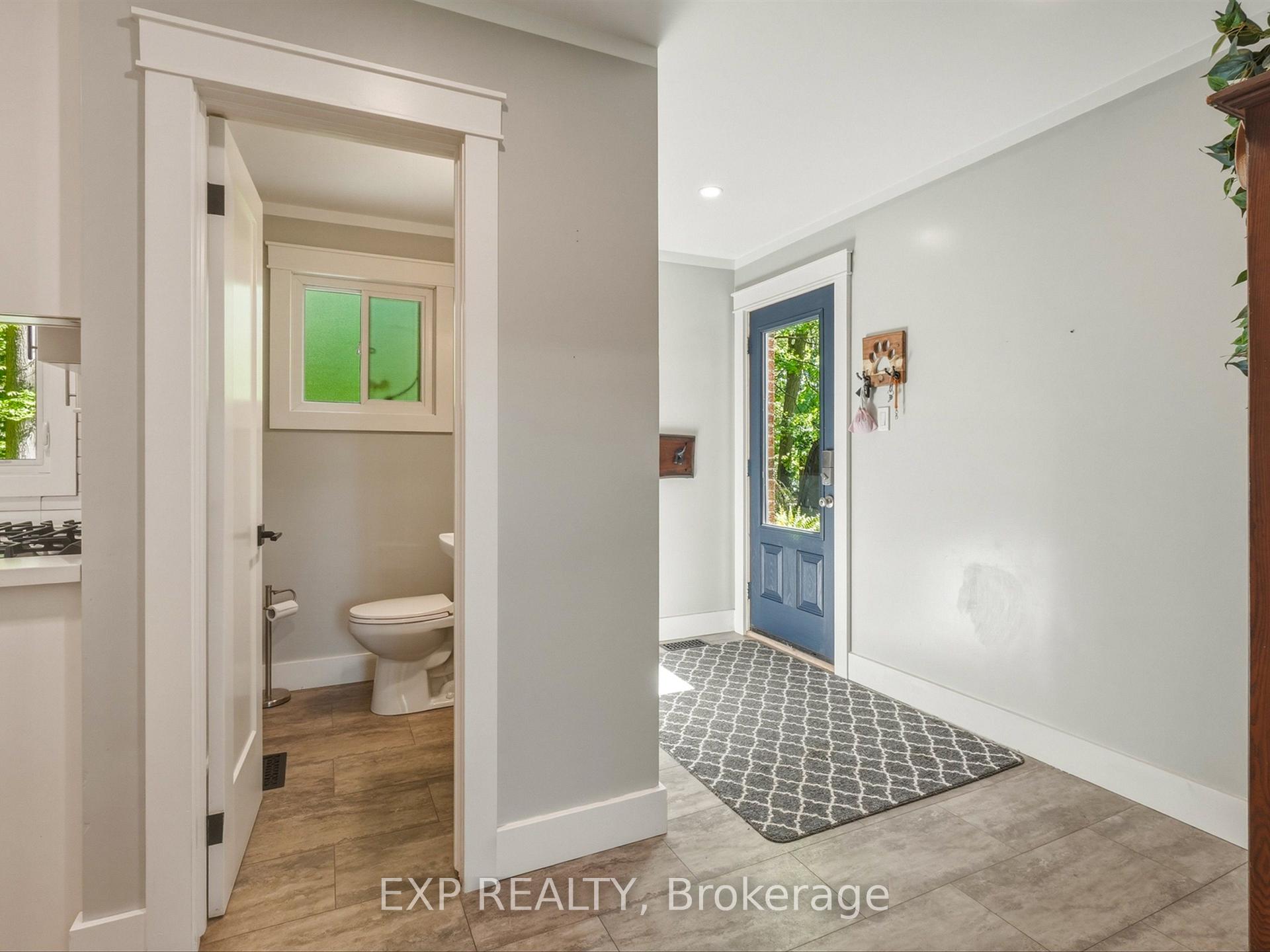 Photo 13 of 11 Spence Avenue, Springwater, Midhurst — HOMEH