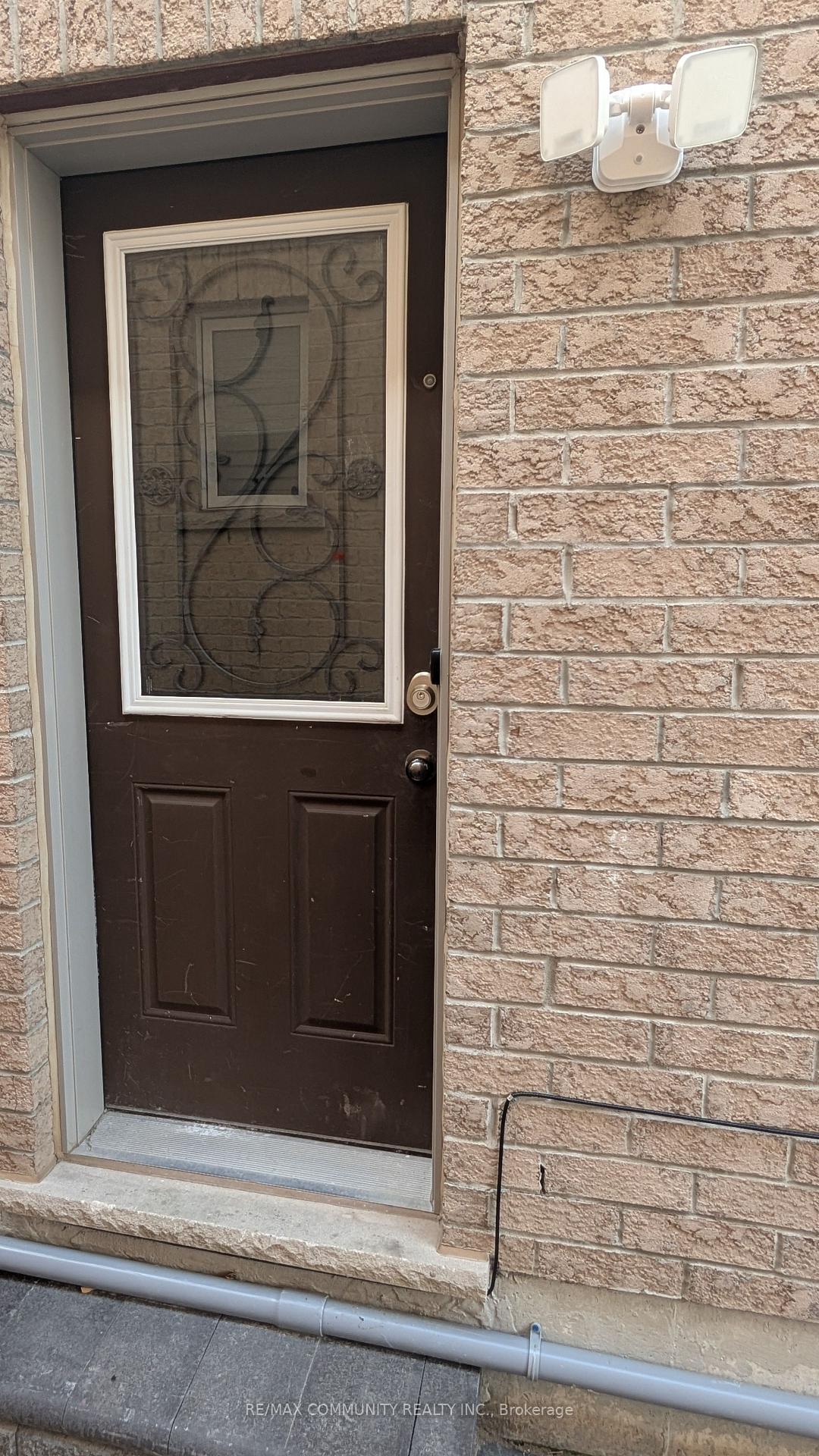 Photo 3 of Unit Basement, 76 Durango Drive, Brampton, Credit Valley — HOMEH