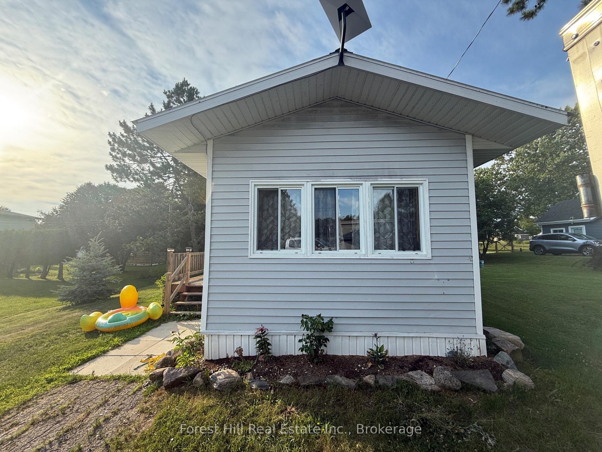 Photo 2 of 43 Davis Drive, Parry Sound Remote Area, Port Loring — HOMEH