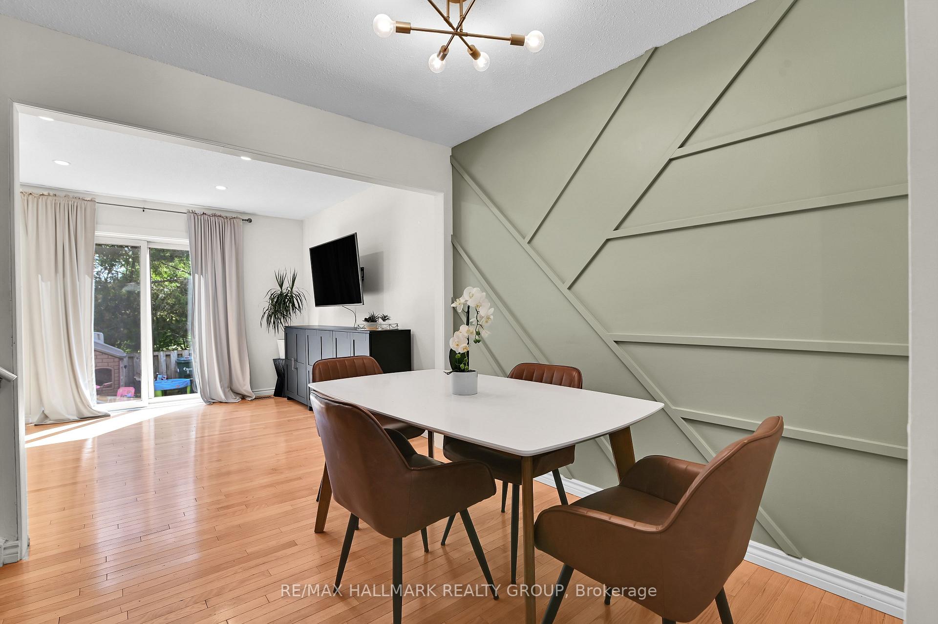 Photo 6 of Unit 3, 1505 Ballard Court, Ottawa, Pineview — HOMEH
