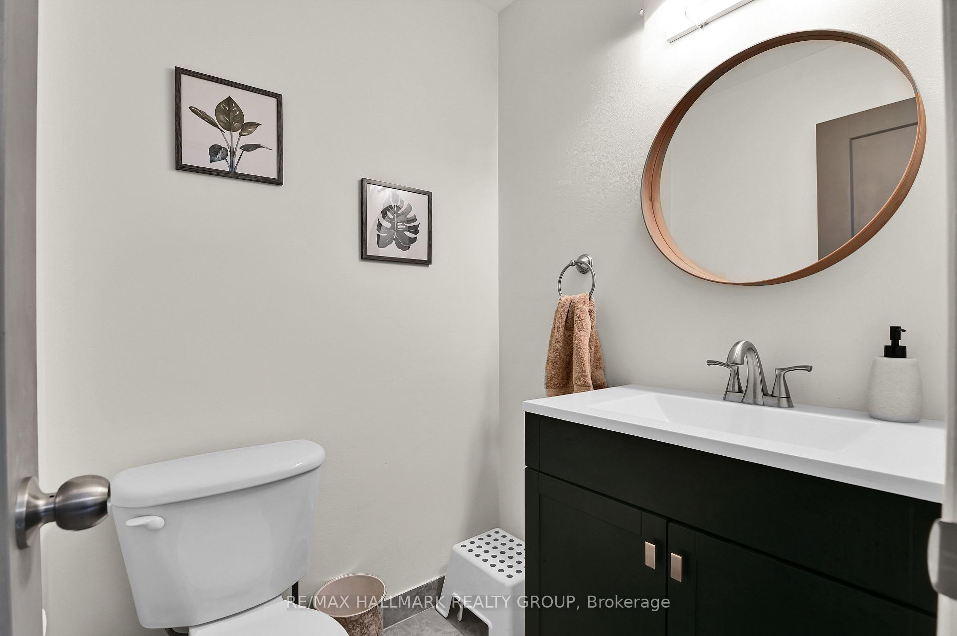 Photo 10 of Unit 3, 1505 Ballard Court, Ottawa, Pineview — HOMEH