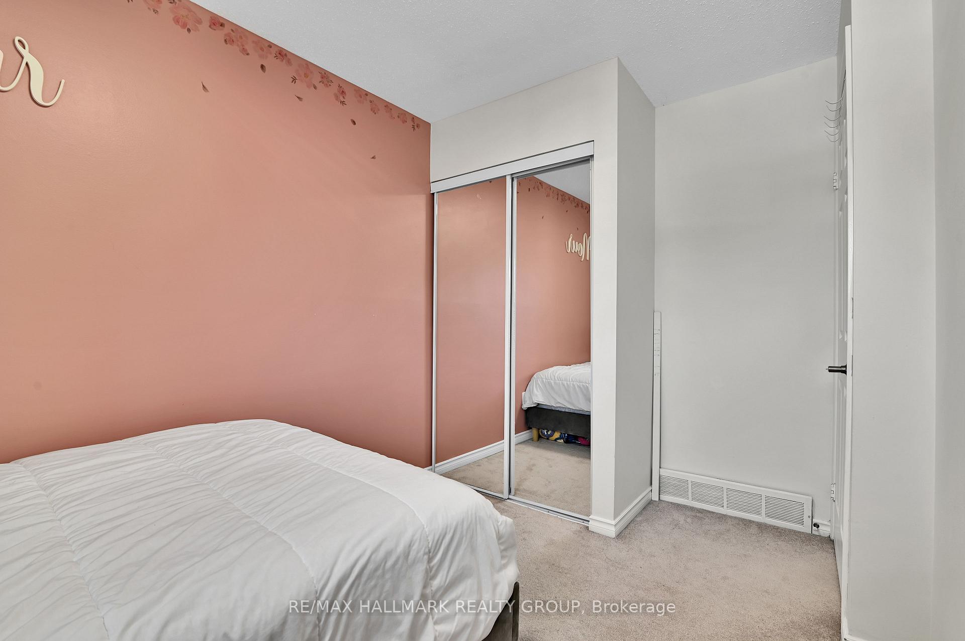 Photo 15 of Unit 3, 1505 Ballard Court, Ottawa, Pineview — HOMEH