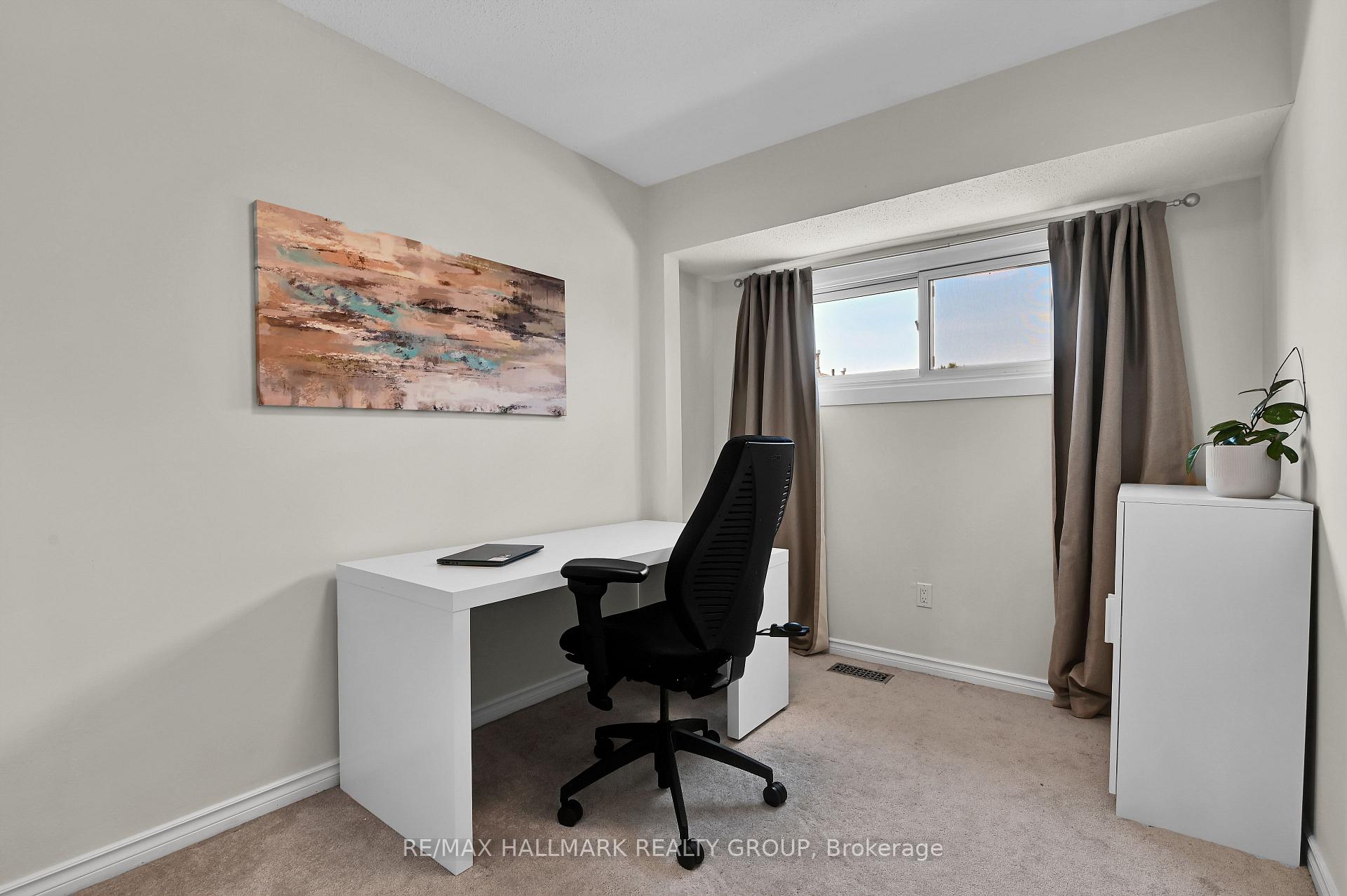 Photo 16 of Unit 3, 1505 Ballard Court, Ottawa, Pineview — HOMEH