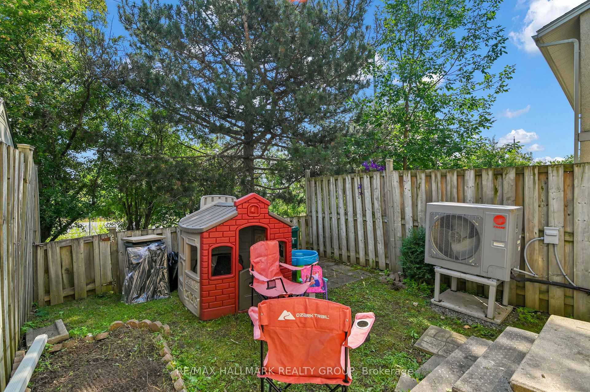 Photo 24 of Unit 3, 1505 Ballard Court, Ottawa, Pineview — HOMEH