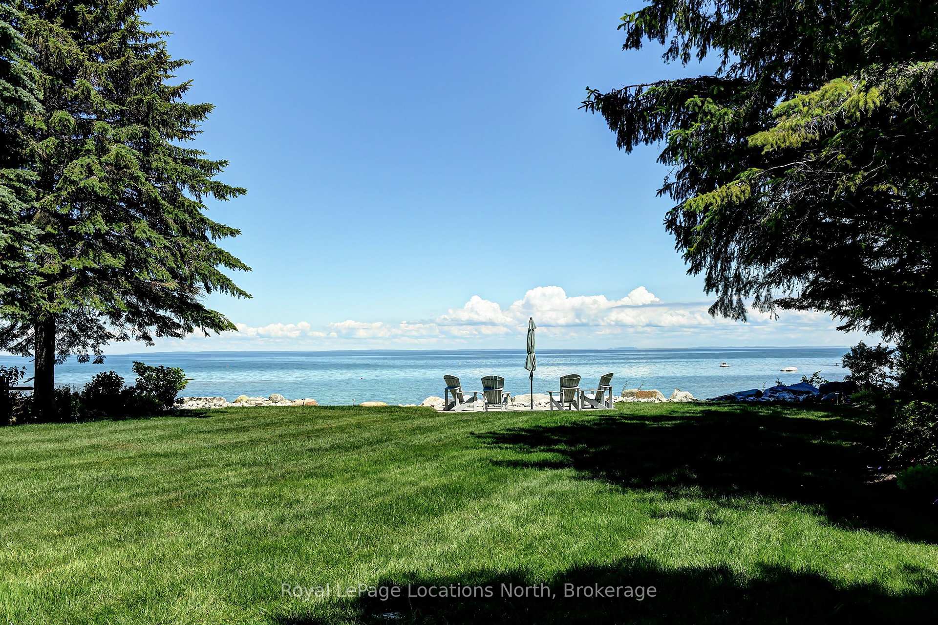 Photo 2 of 113 Fieldcrest Court, Blue Mountains — HOMEH